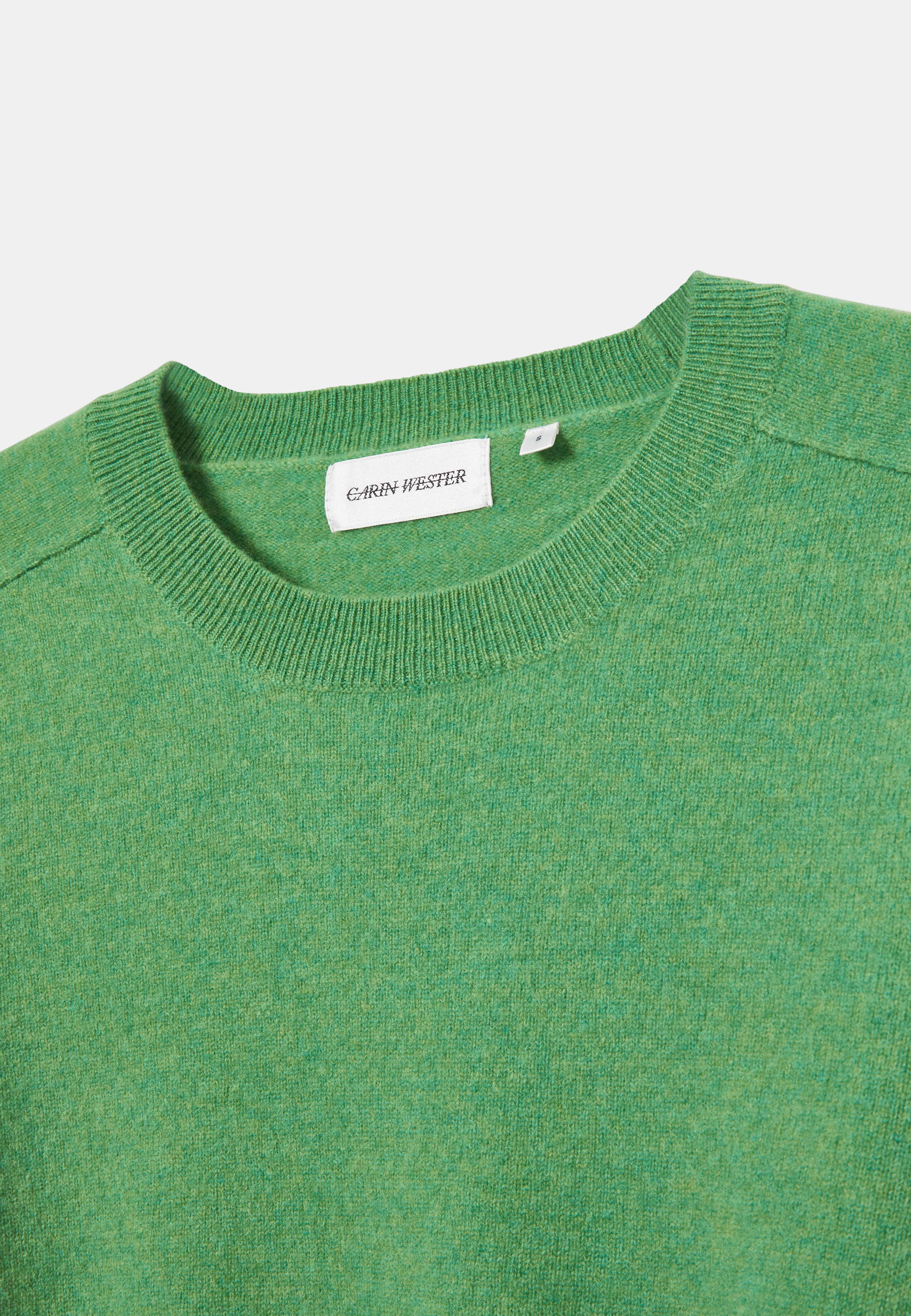 Stickad ulltröja EBBA, från Carin Wester, i färgen Bright Green. Klicka för att öppna bilden i stort format