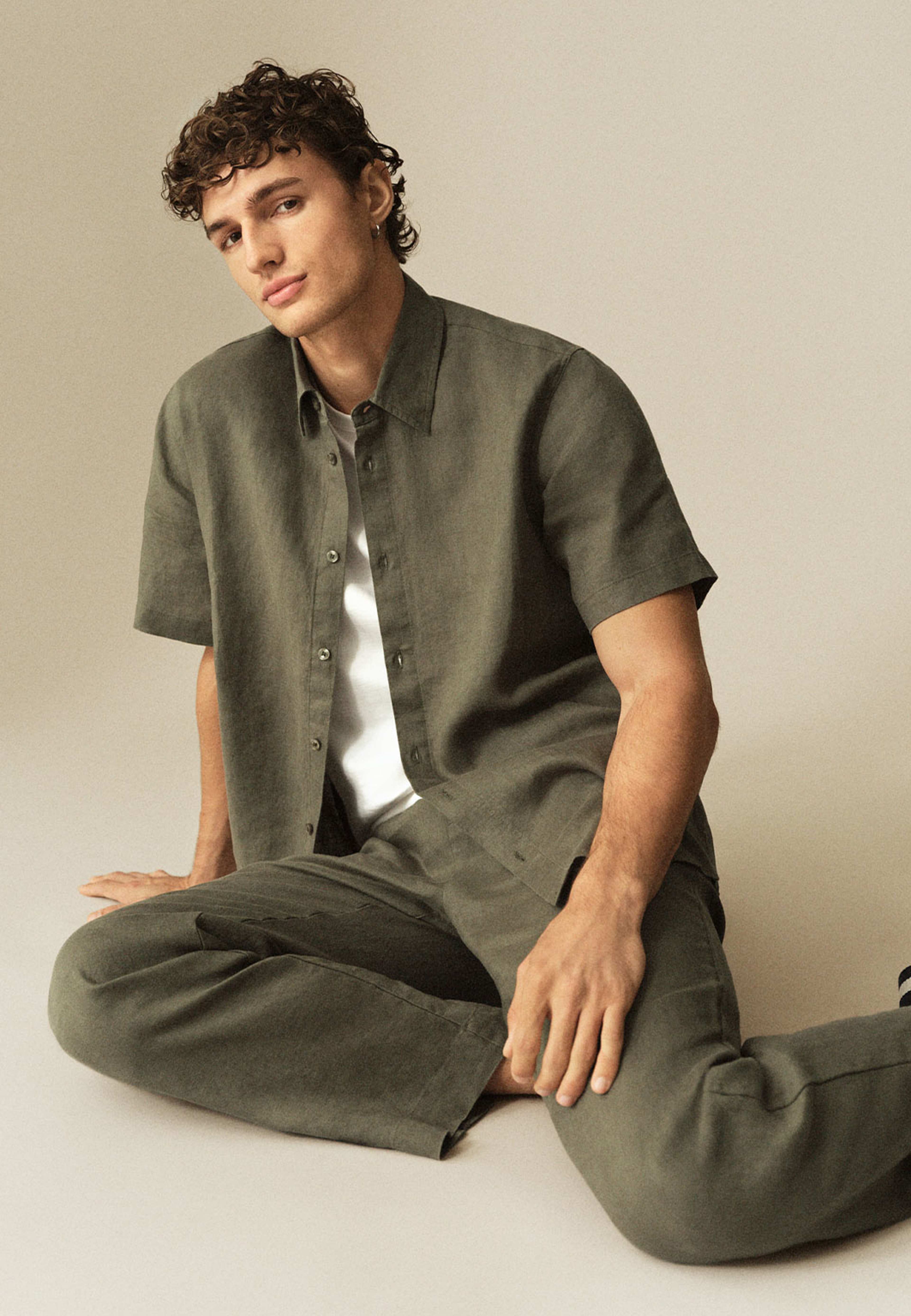 Pull on-byxor i linne BROR, från NORVIE, i färgen Green. Klicka för att öppna bilden i stort format