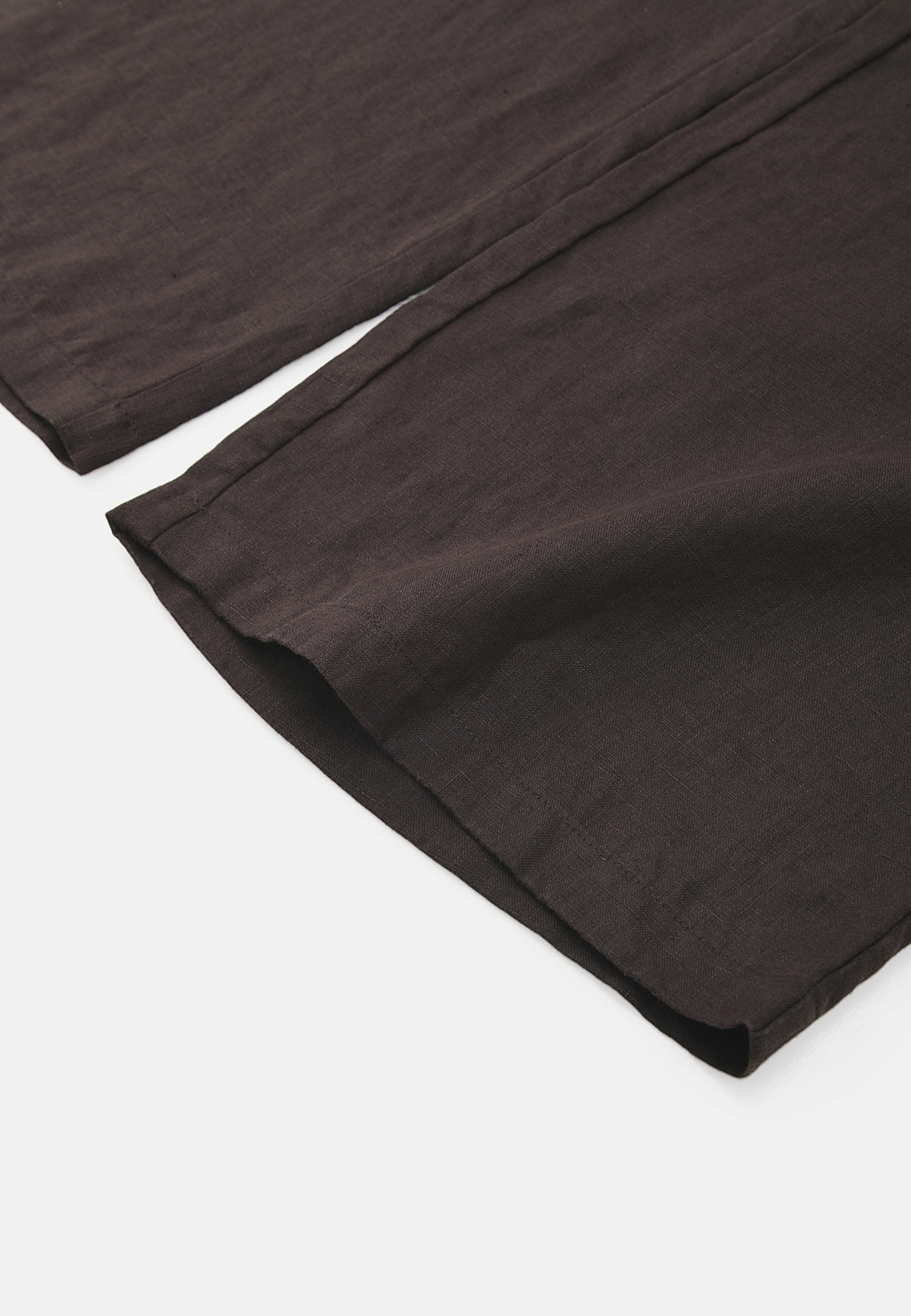 Linnebyxor DAPHNE, från Wera, i färgen Brown. Klicka för att öppna bilden i stort format