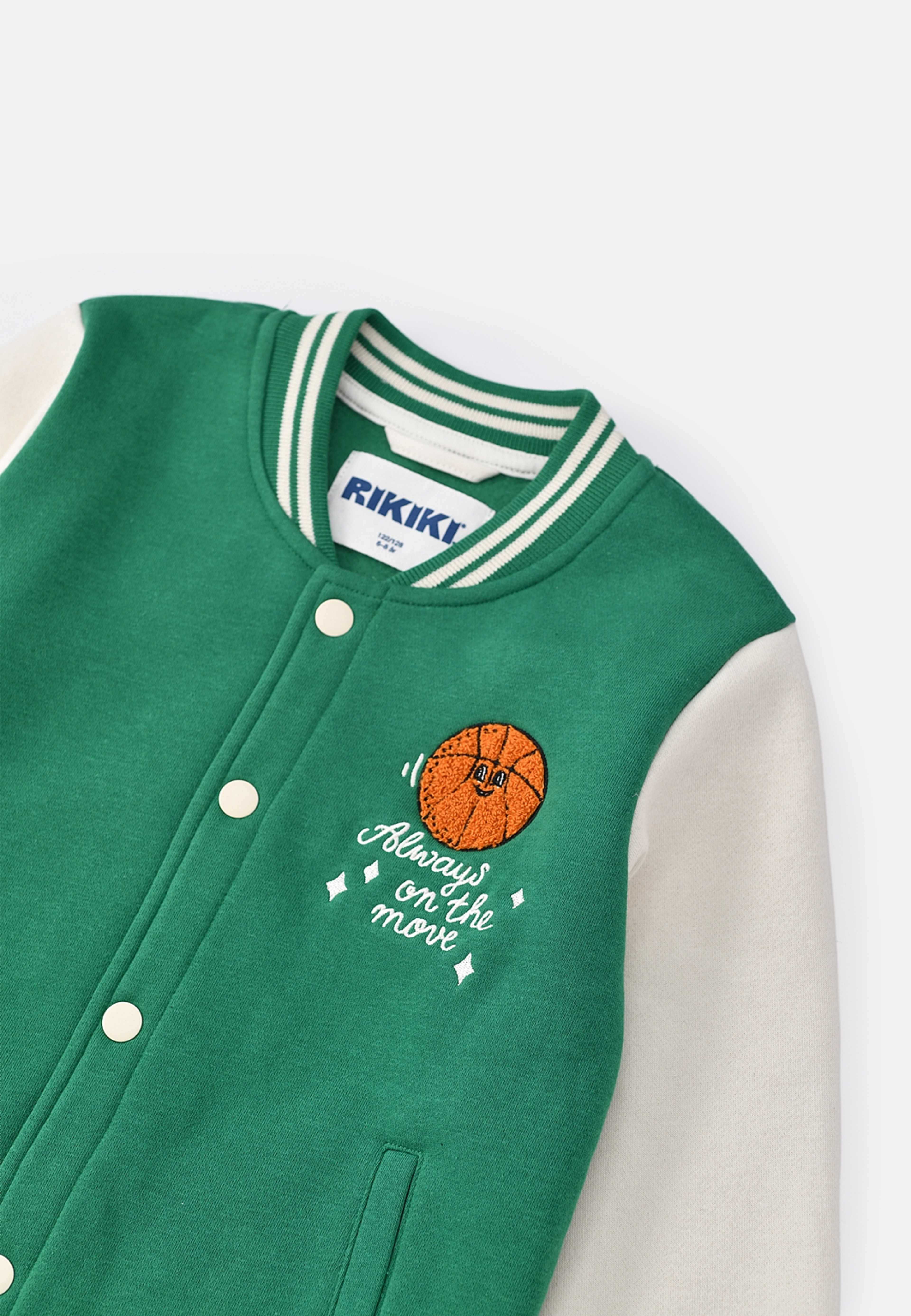 Baseballjacka BASEBALL, från RIKIKI, i färgen Green 2. Klicka för att öppna bilden i stort format