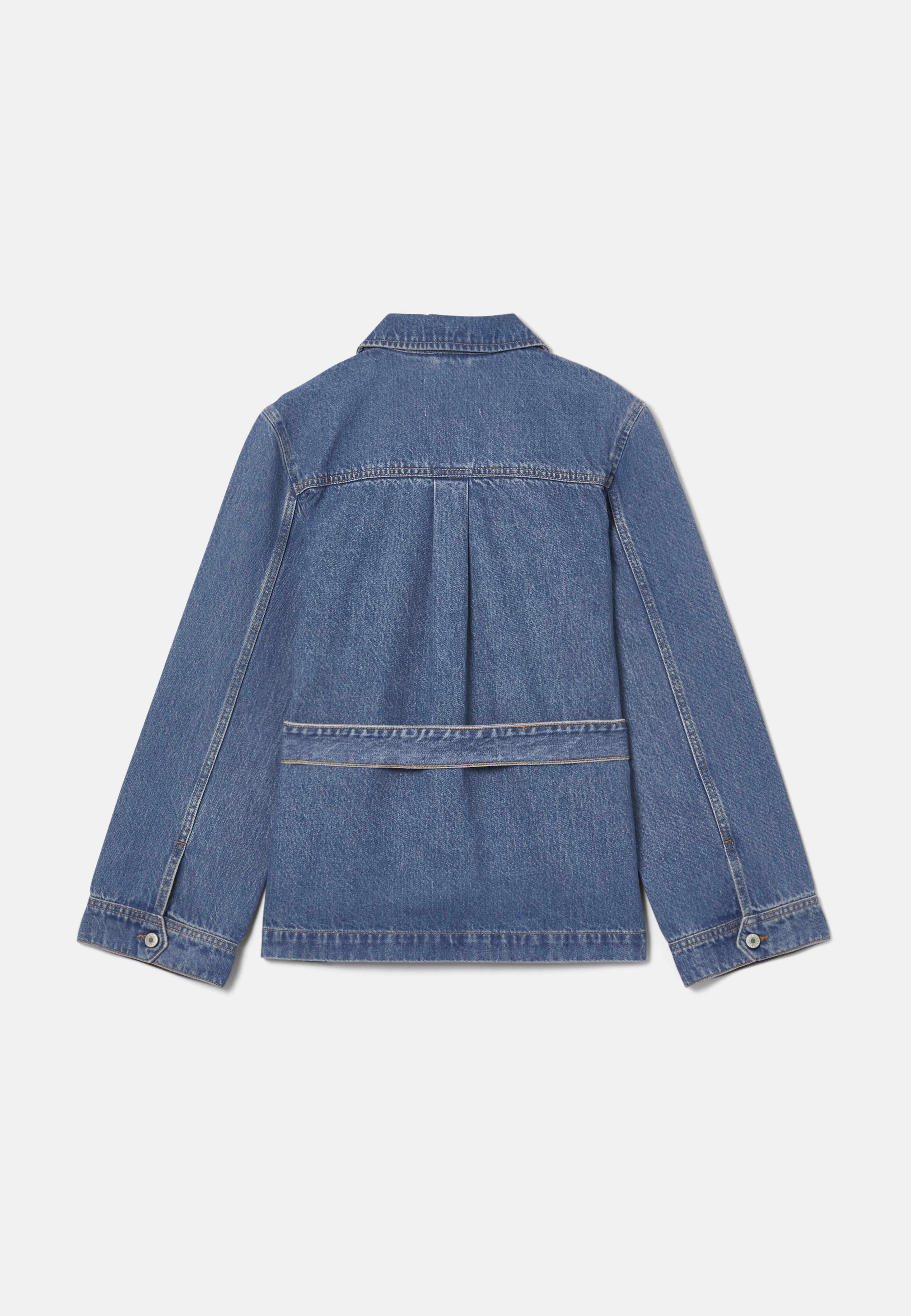 Jeansjacka med knytband YVIS, från Carin Wester, i färgen Mid Blue Denim. Klicka för att öppna bilden i stort format