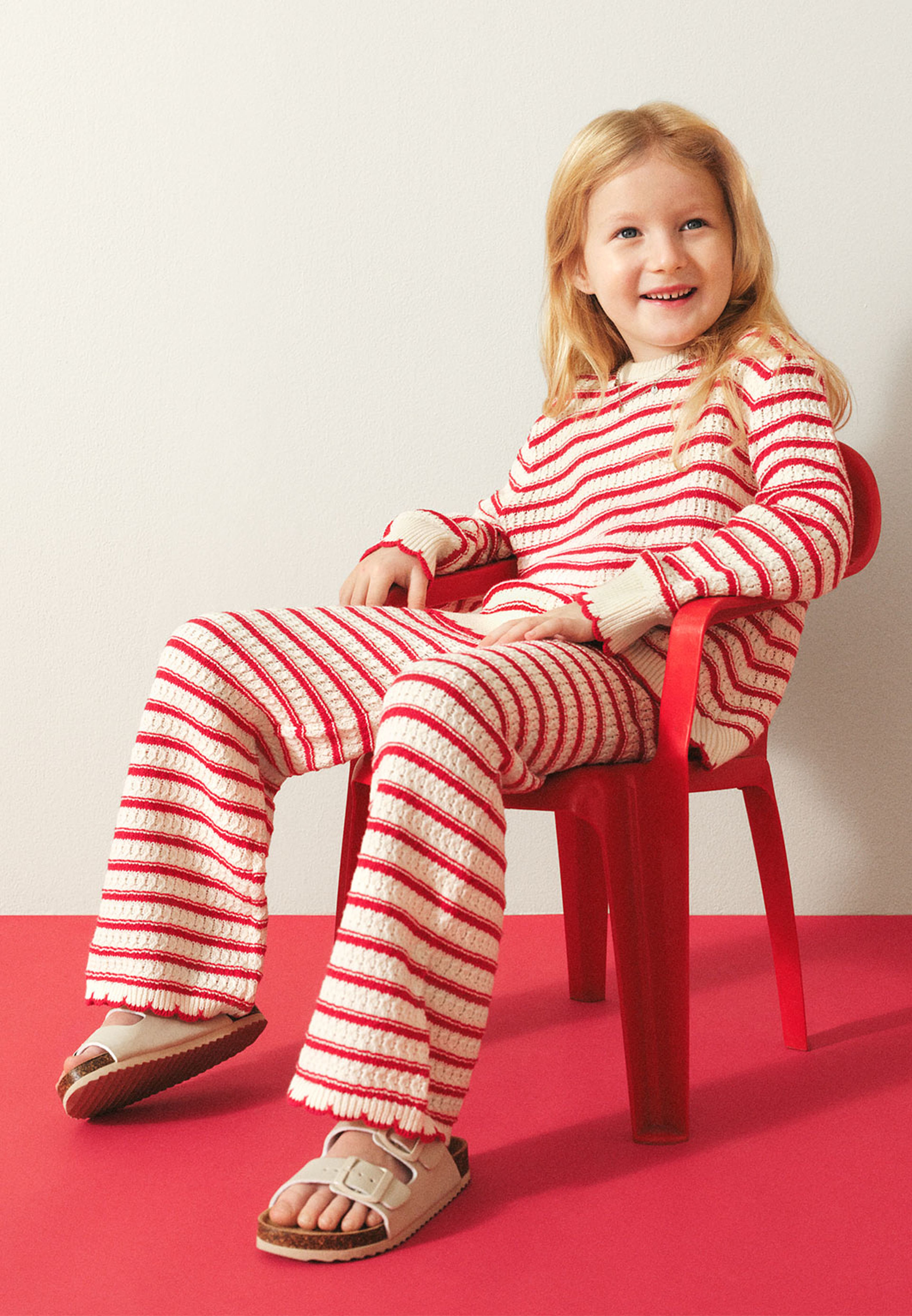 Sandaler med hälrem, från RIKIKI, i färgen Beige. Klicka för att öppna bilden i stort format