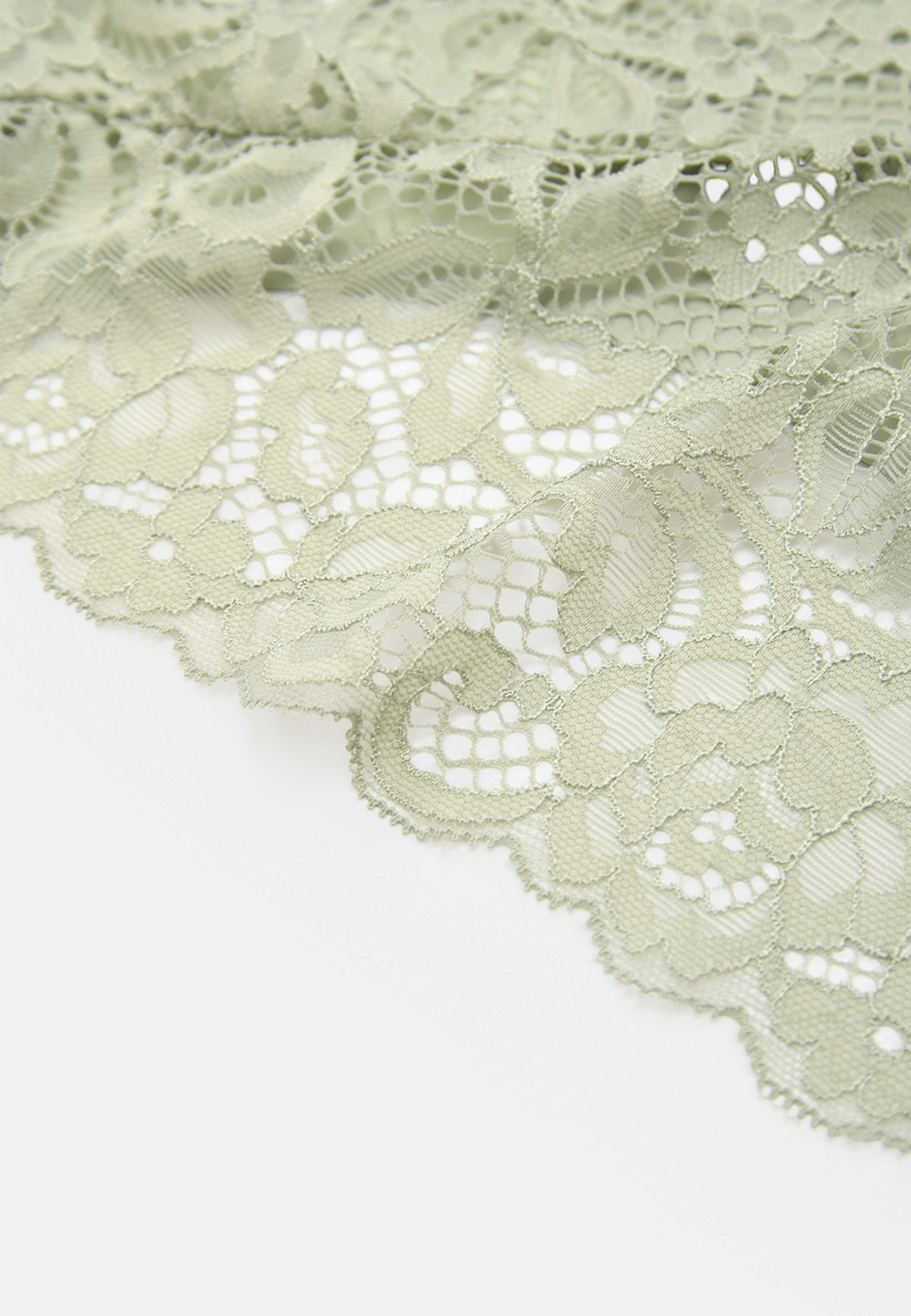 Briefs med spets NEAH, från Å WOMAN, i färgen Light Green. Klicka för att öppna bilden i stort format