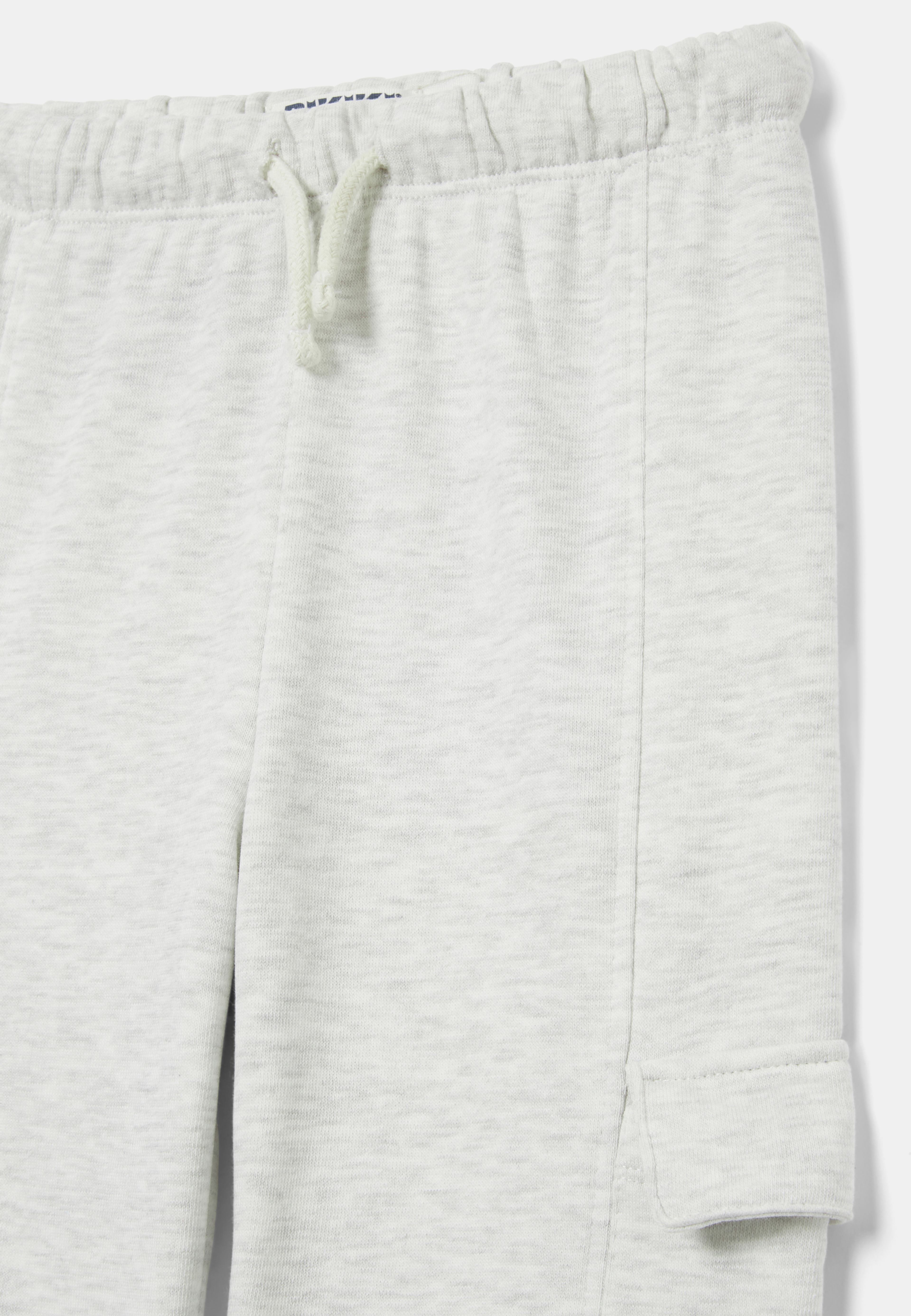 Mjukisbyxor cargo MORGAN, från RIKIKI, i färgen Grey Melange. Klicka för att öppna bilden i stort format