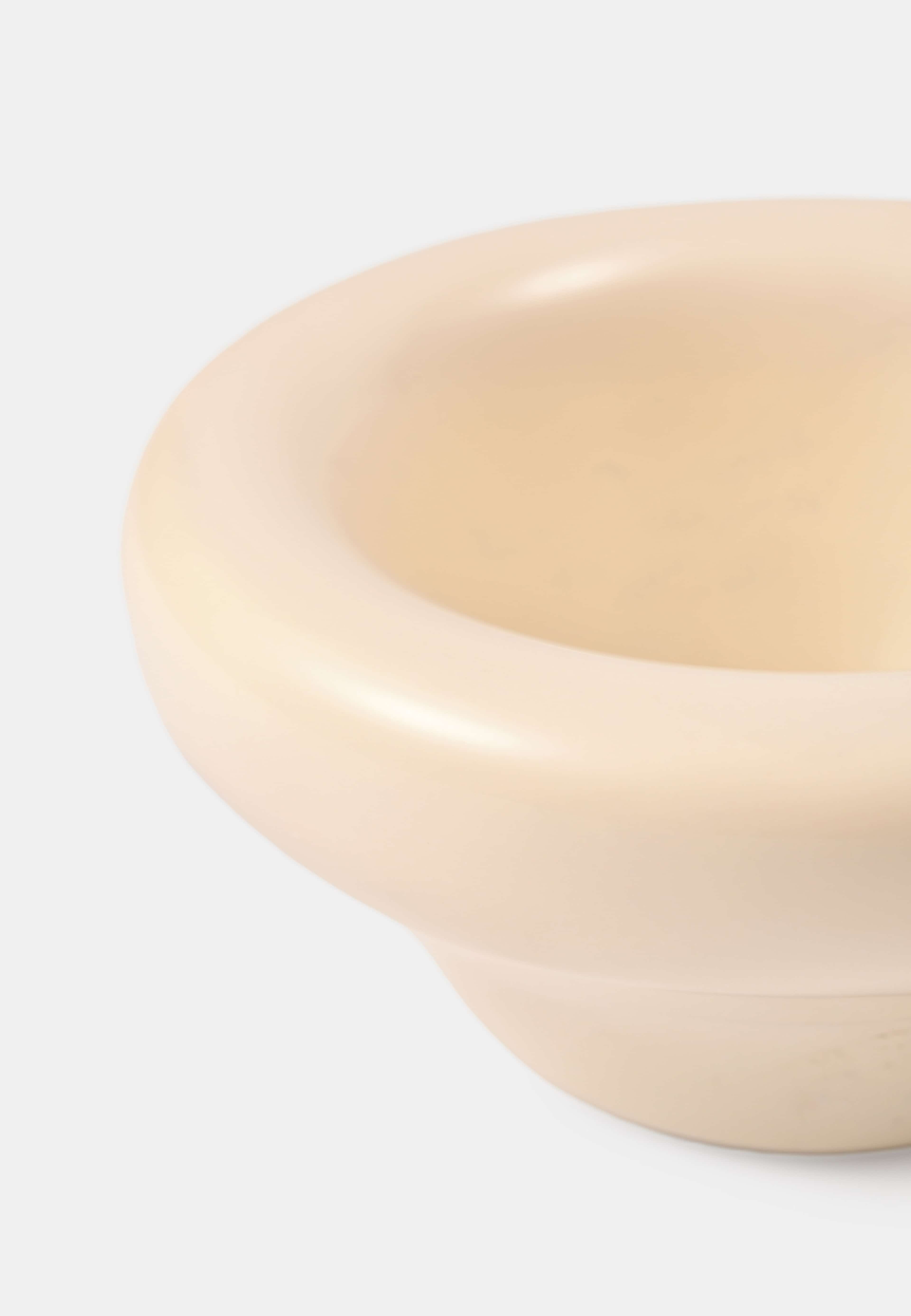 Äggkopp i stengods BEANI, från Åhléns Home, i färgen Cream. Klicka för att öppna bilden i stort format