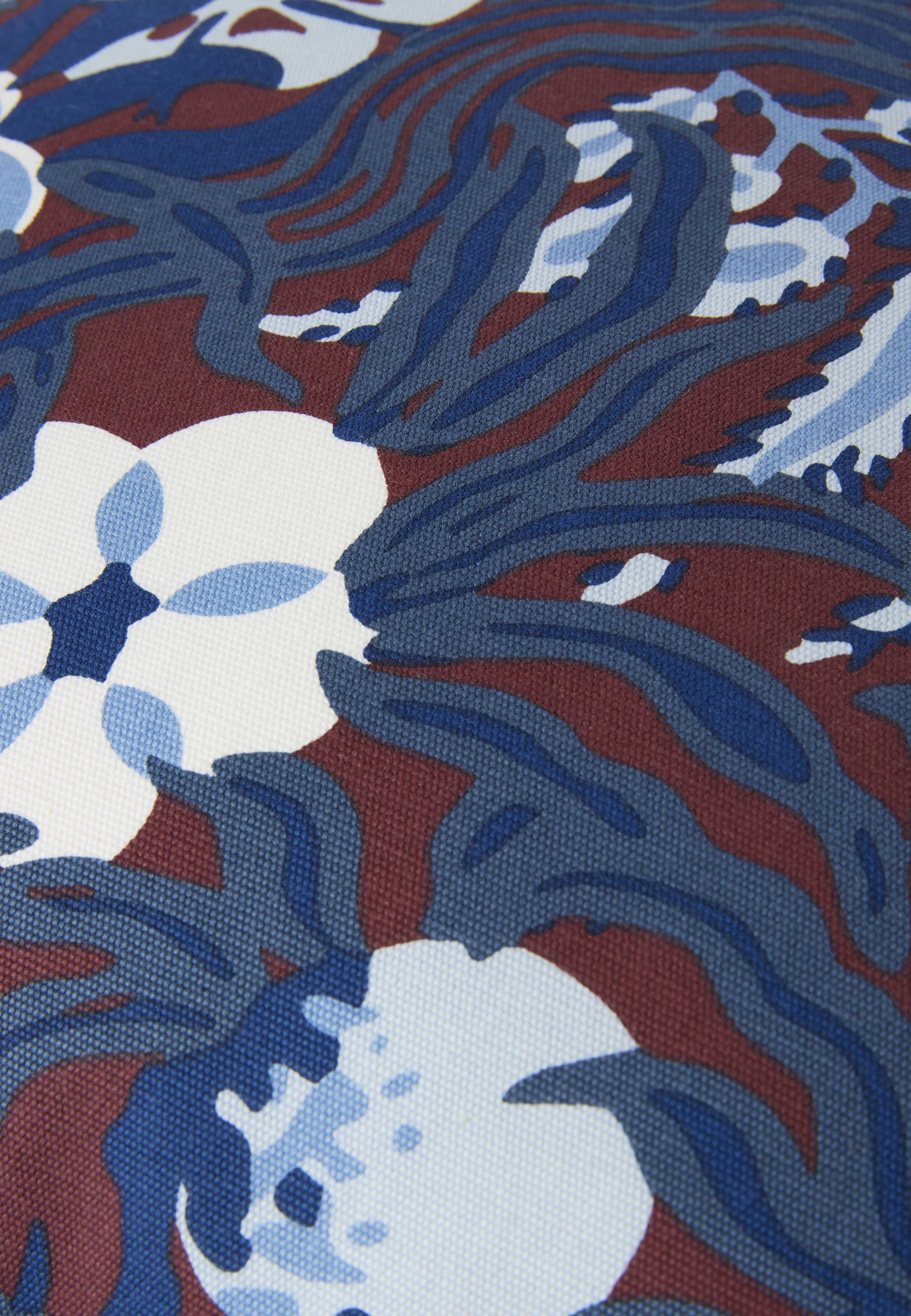 Kuddfodral FLORETTE 50x50 cm, från Åhléns Home, i färgen Multi Blue. Klicka för att öppna bilden i stort format