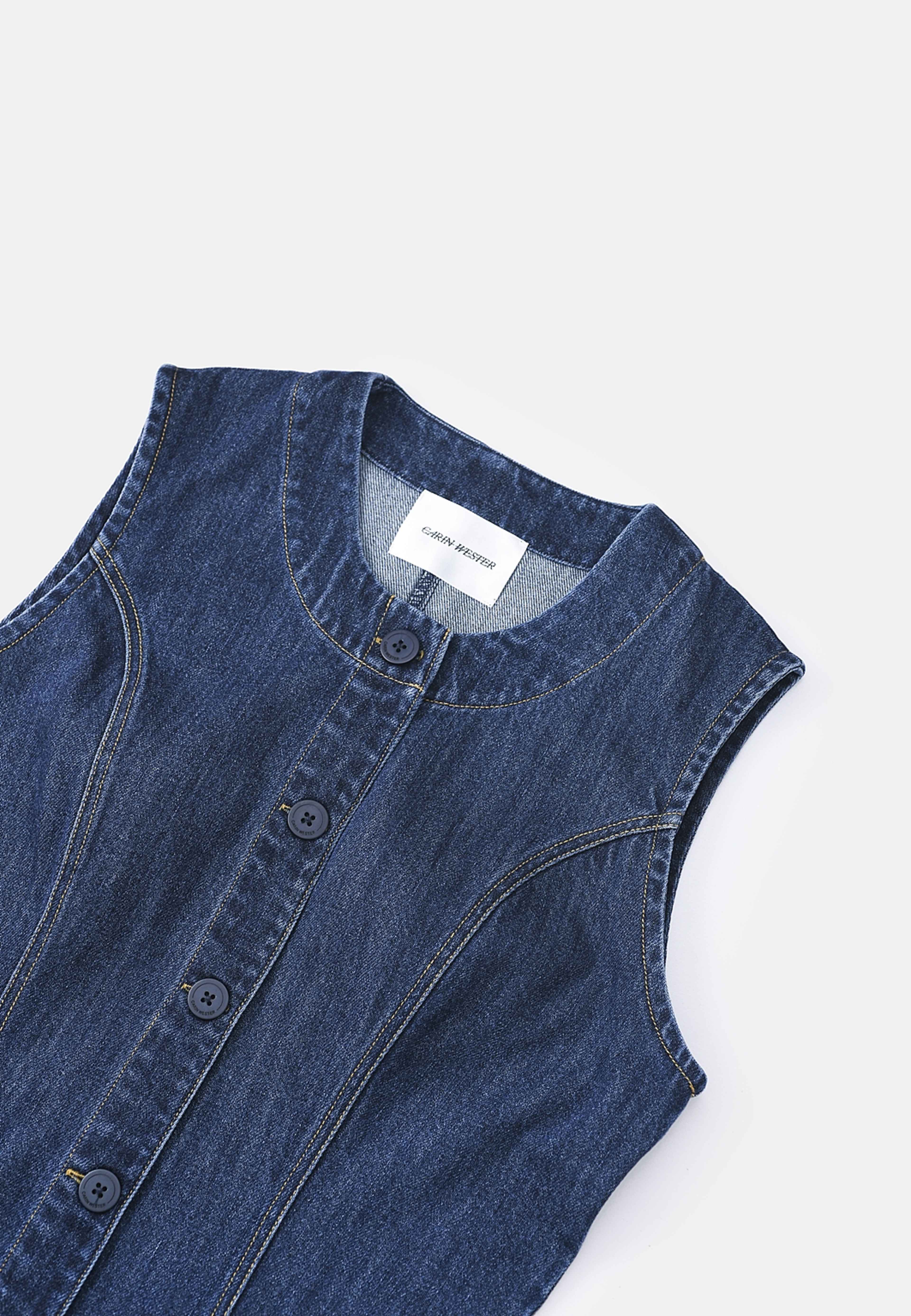 Denimväst SEYDE, från Carin Wester, i färgen Mid Blue. Klicka för att öppna bilden i stort format