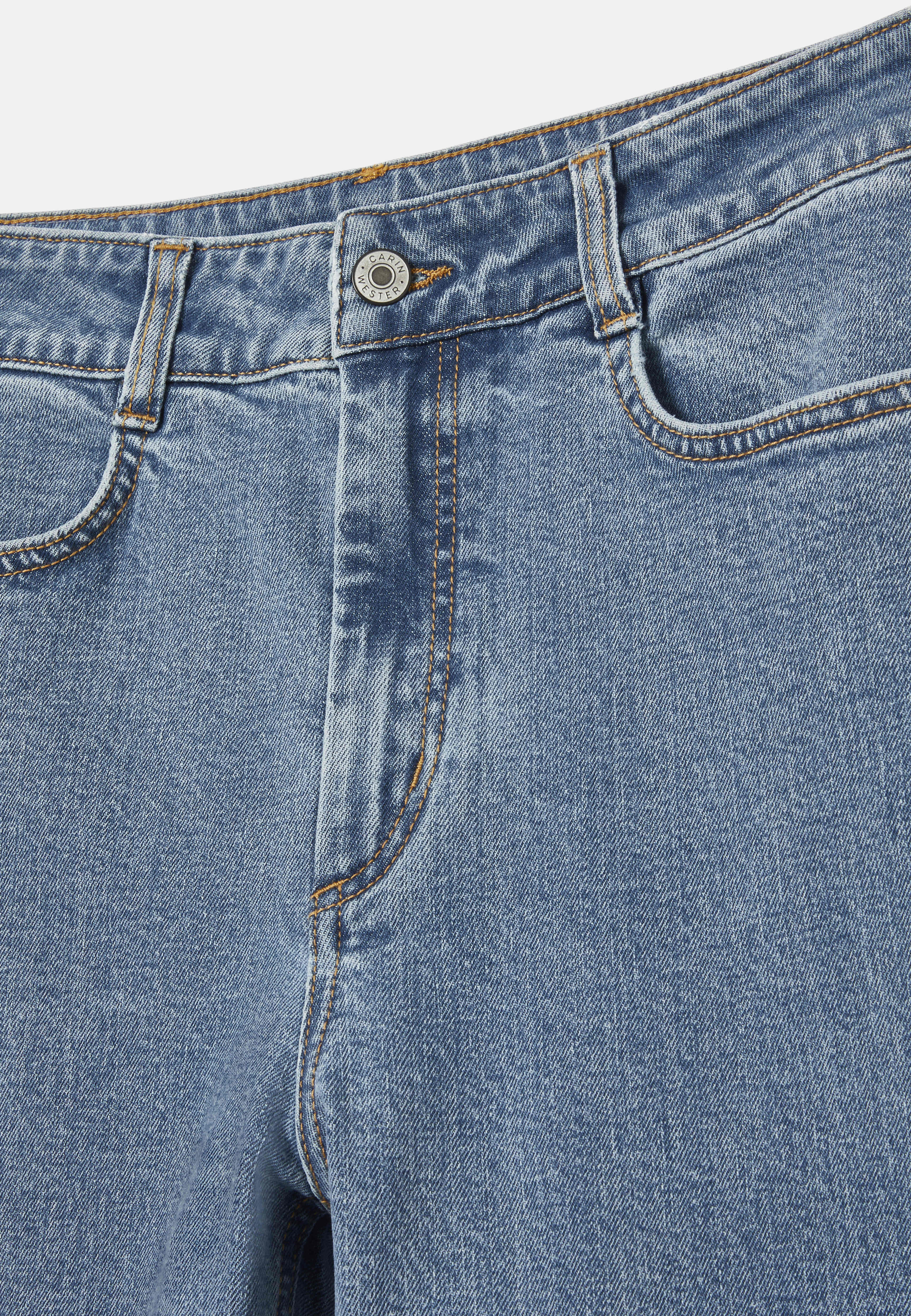 Vida jeans med hög midja IKA, från Carin Wester, i färgen Indigo Light Wash. Klicka för att öppna bilden i stort format