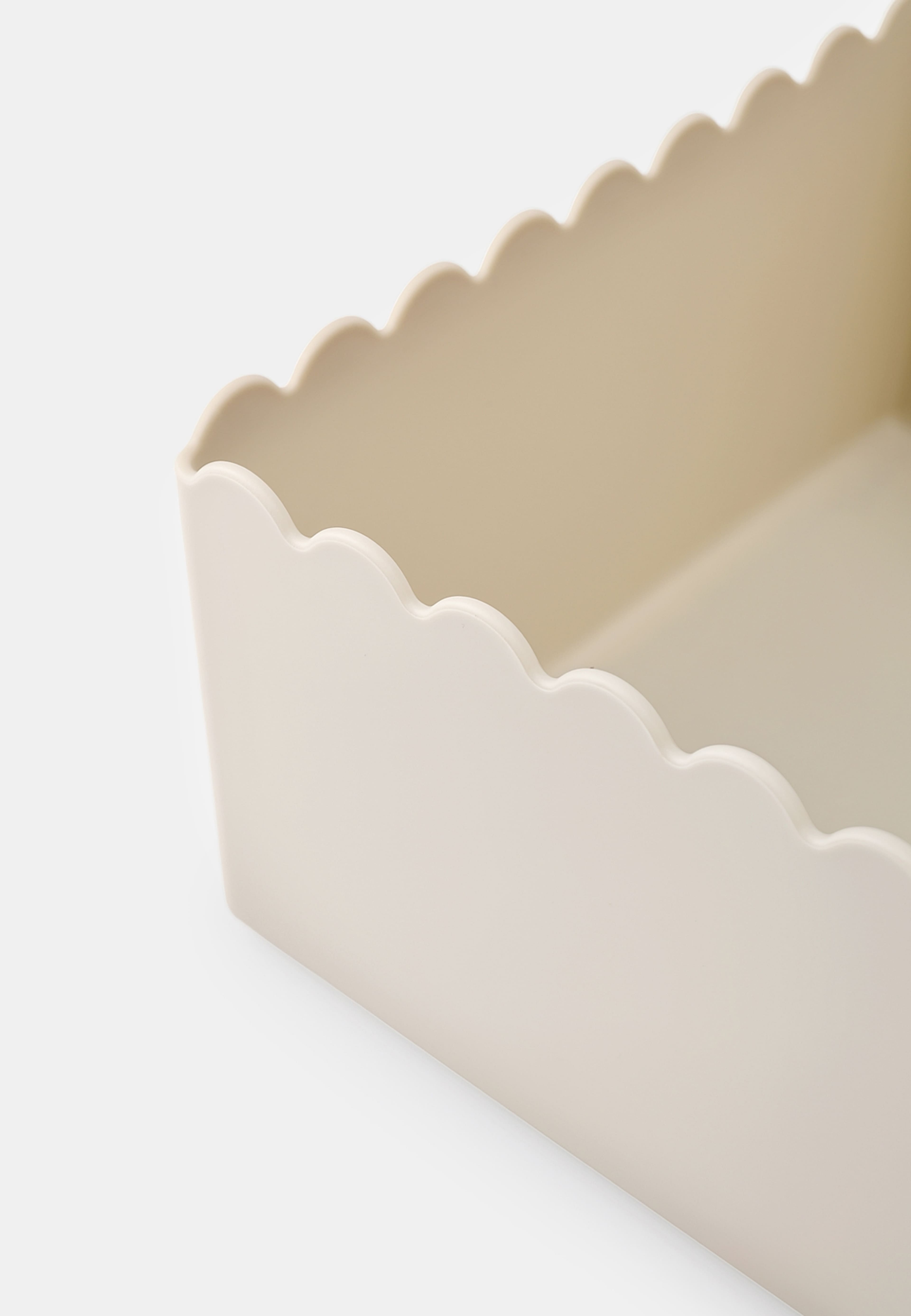 Förvaringslåda LO 22,5x15,5 cm, från Åhléns Home, i färgen Beige. Klicka för att öppna bilden i stort format