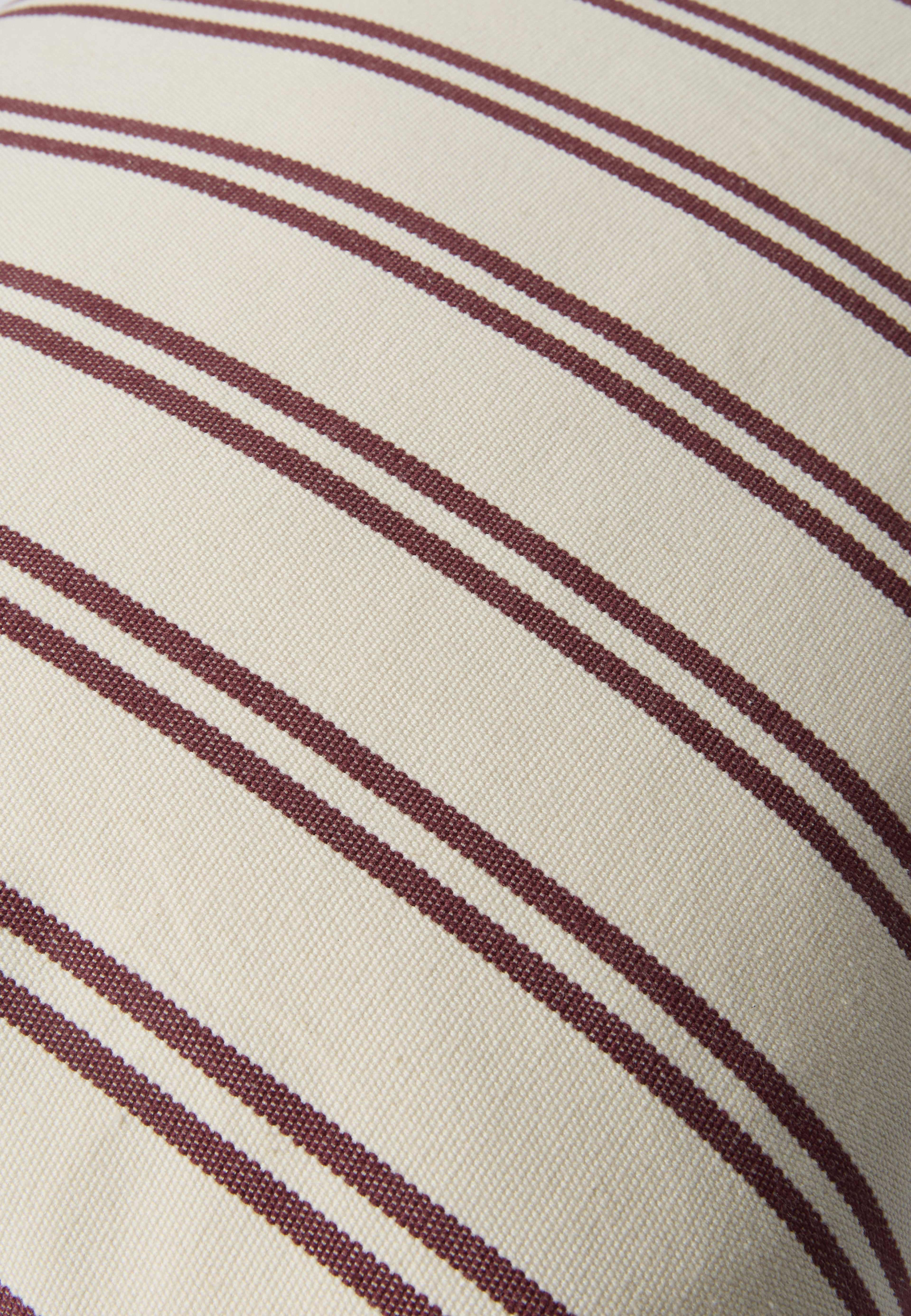 Kuddfodral THEO 40x60 cm, från Åhléns Home, i färgen Off White/Burgundy Fairisle. Klicka för att öppna bilden i stort format