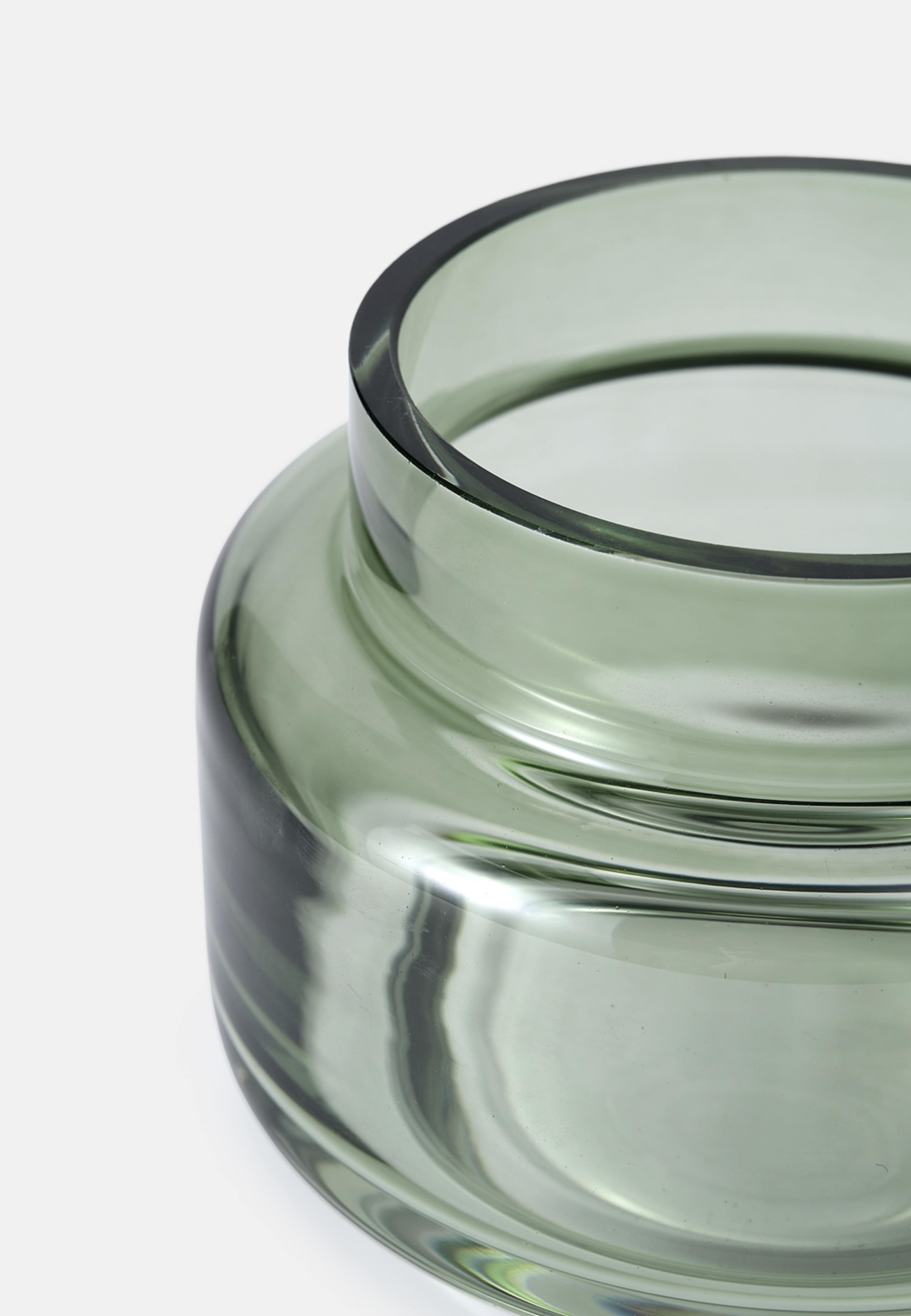 Ljuslykta OLIVIA, från Åhléns Home, i färgen Green. Klicka för att öppna bilden i stort format