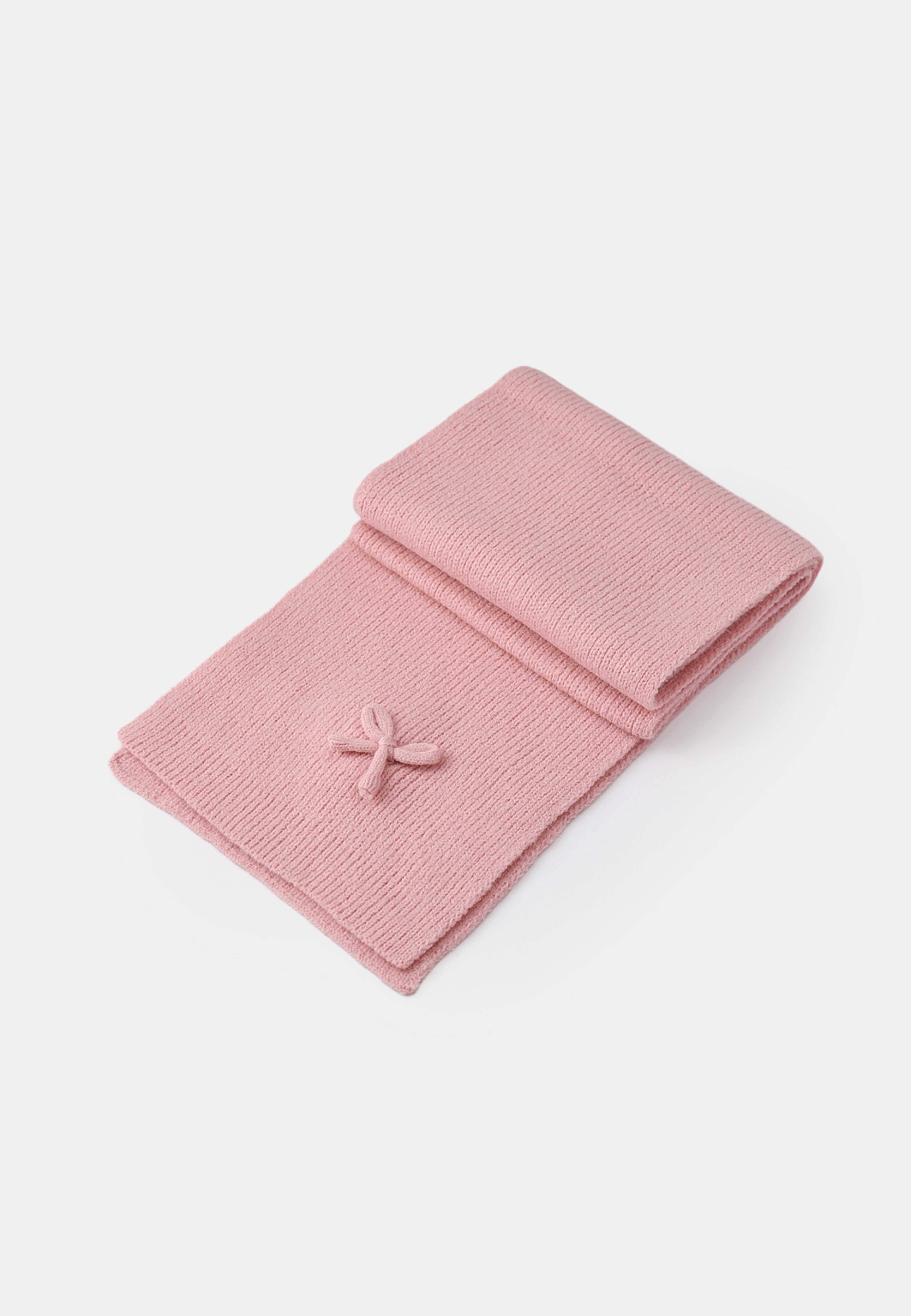 Halsduk SAGA, från Å WOMAN, i färgen Light Pink. Klicka för att öppna bilden i stort format