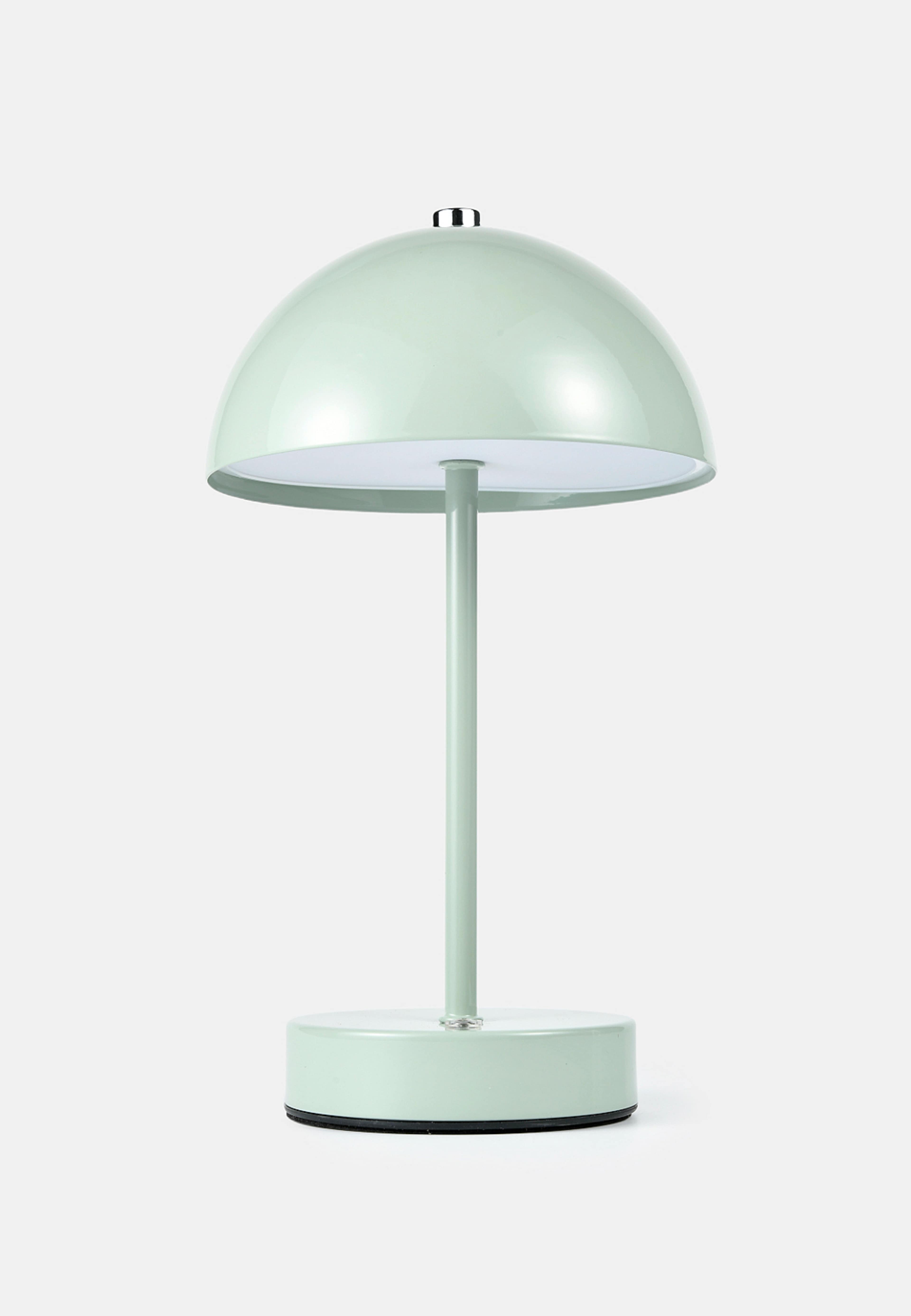 Uppladdningsbar dimbar bordslampa LOVA, från Åhléns Home, i färgen Sage Green. Klicka för att öppna bilden i stort format