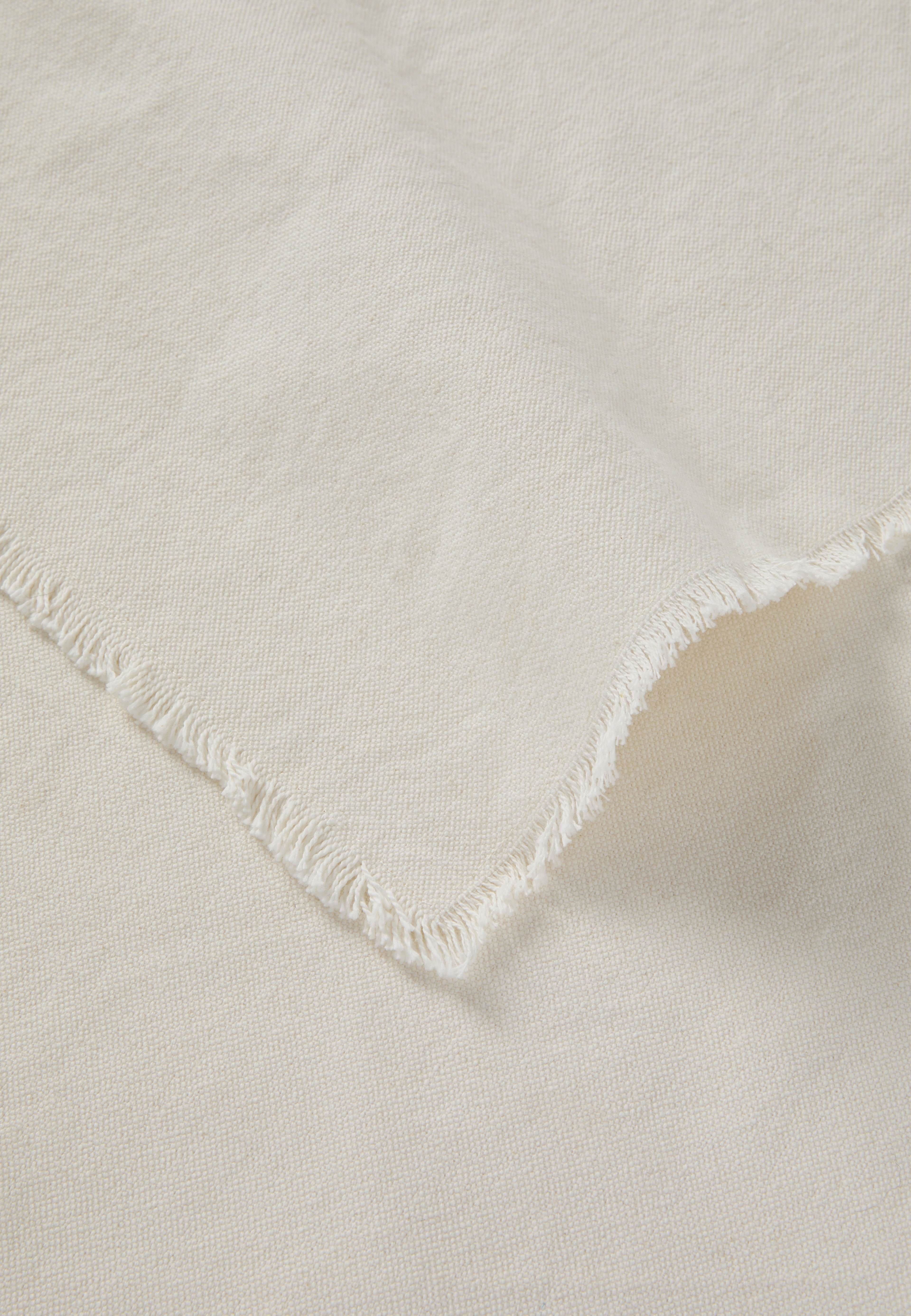 Löpare ILSE 45x150 cm, från Åhléns Home, i färgen White. Klicka för att öppna bilden i stort format