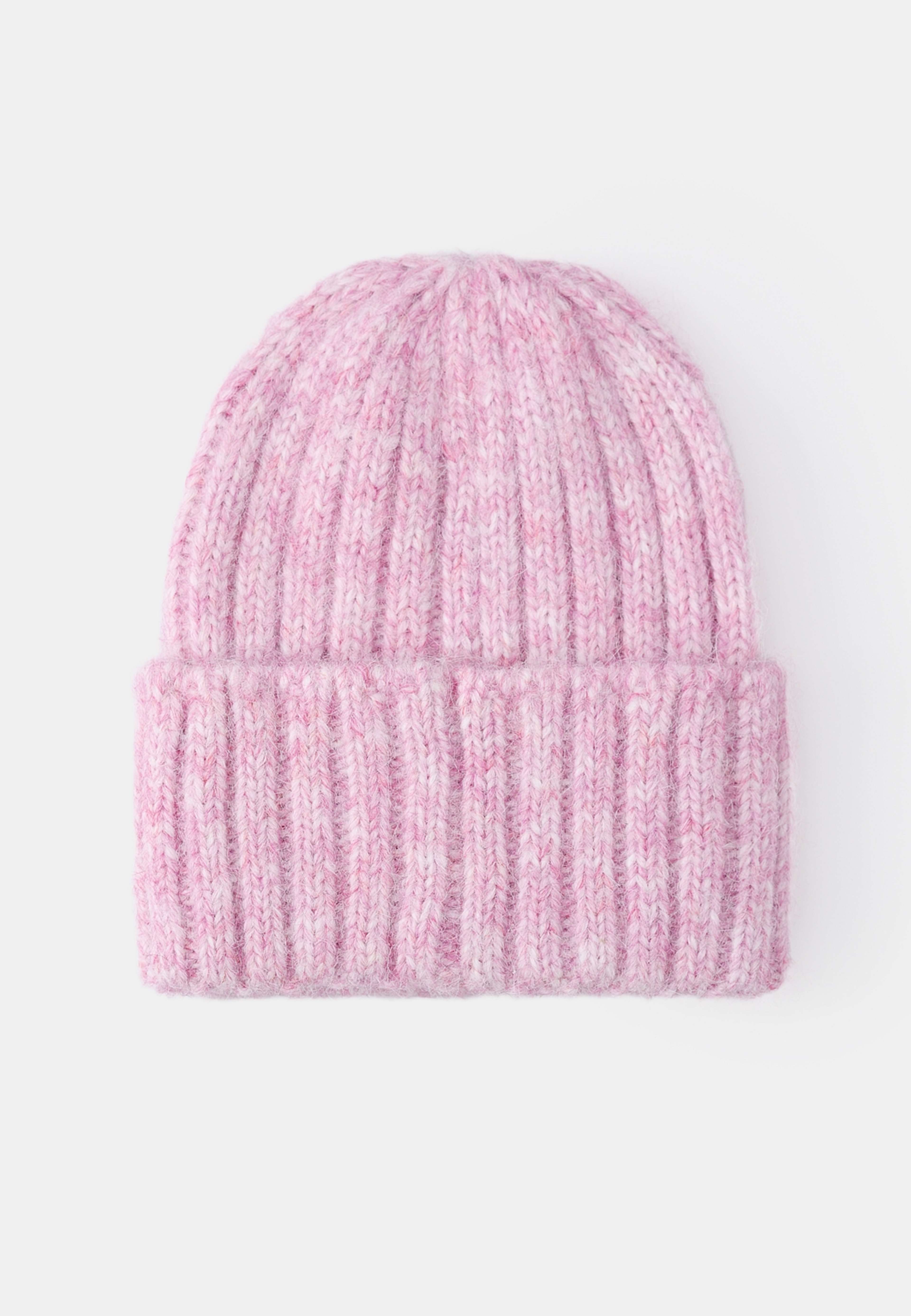 Mössa ALMA, från Carin Wester, i färgen Pink. Klicka för att öppna bilden i stort format
