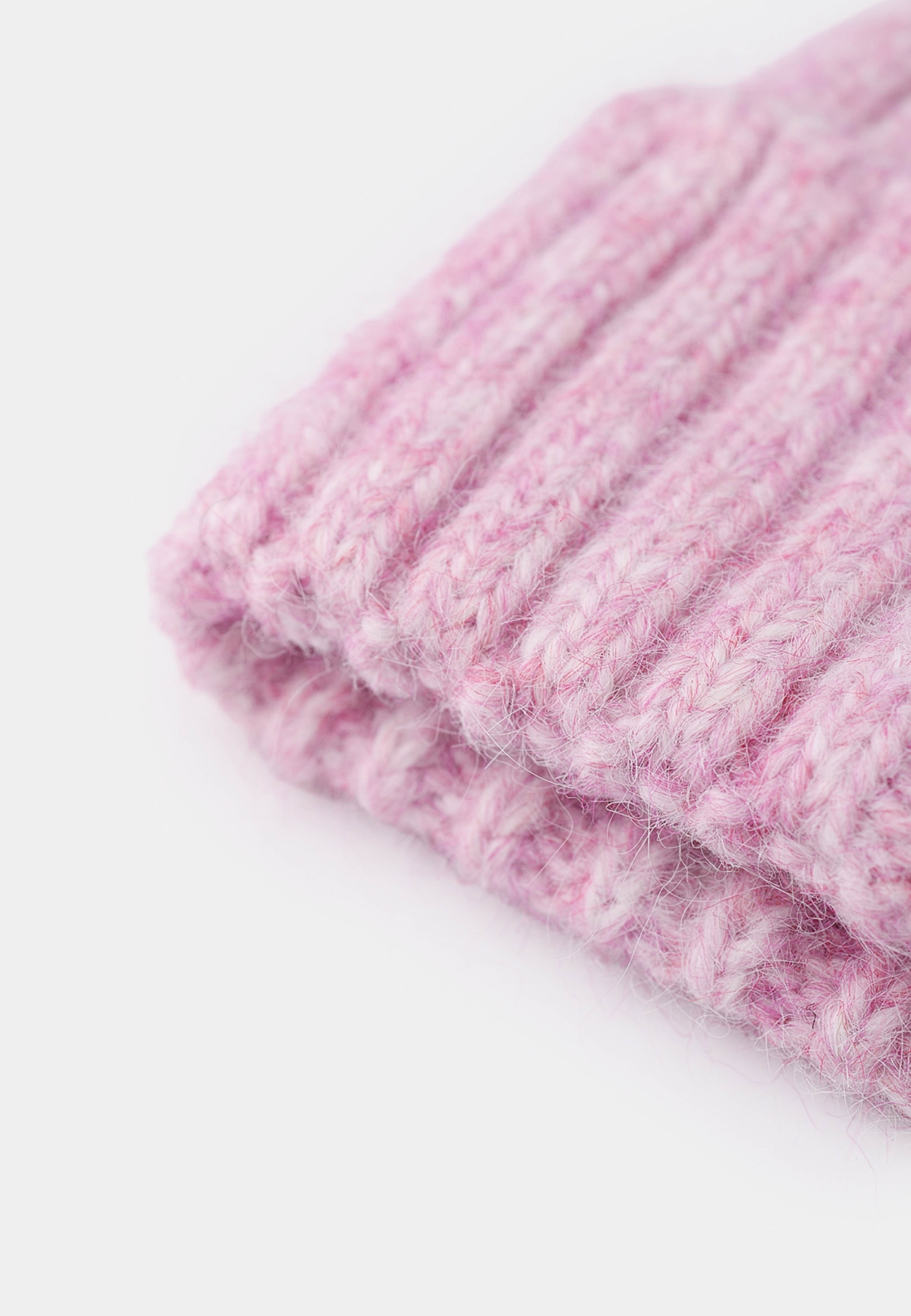 Mössa ALMA, från Carin Wester, i färgen Pink. Klicka för att öppna bilden i stort format