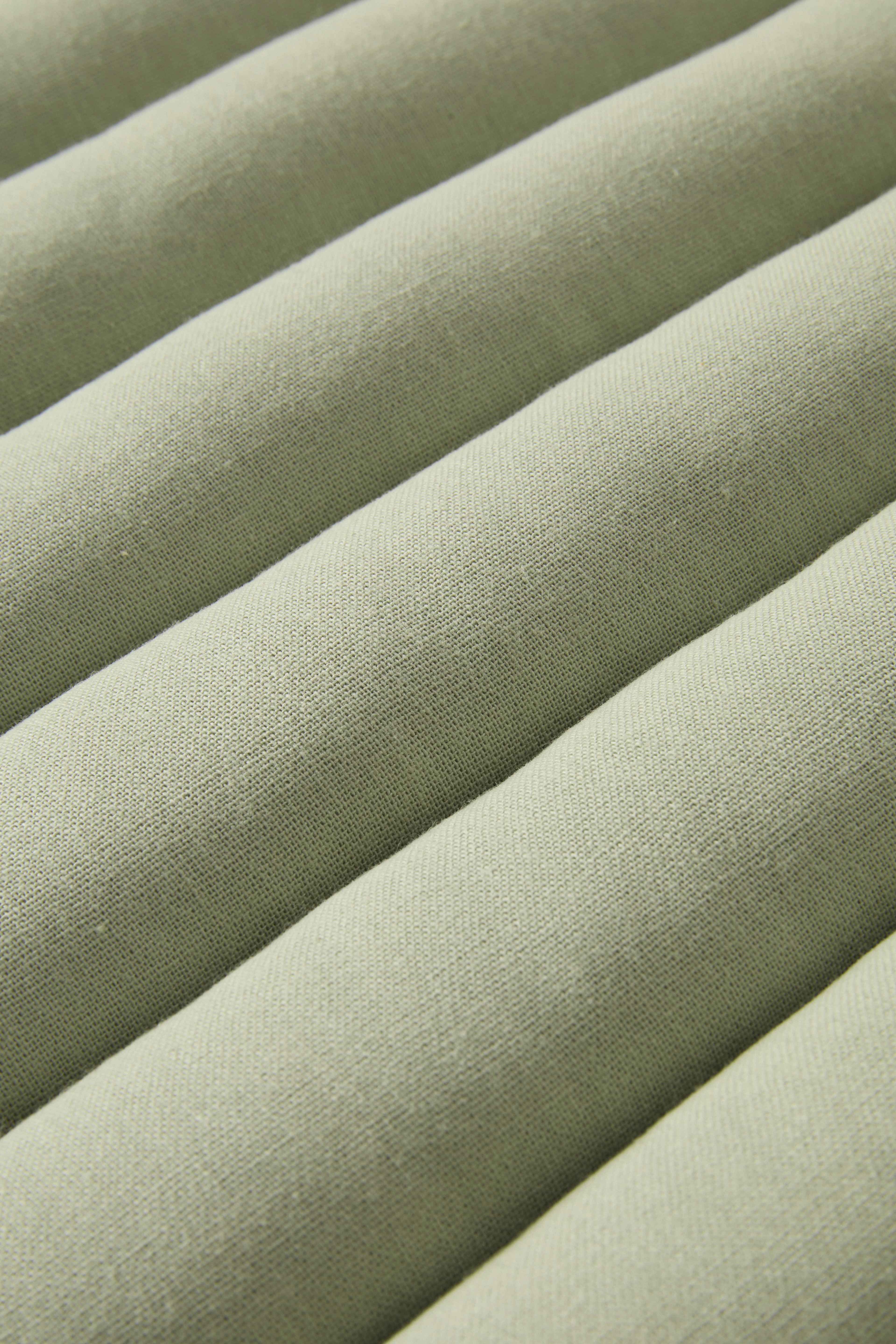 Sittdyna RILL 120x40 cm, från Åhléns Home, i färgen Green. Klicka för att öppna bilden i stort format