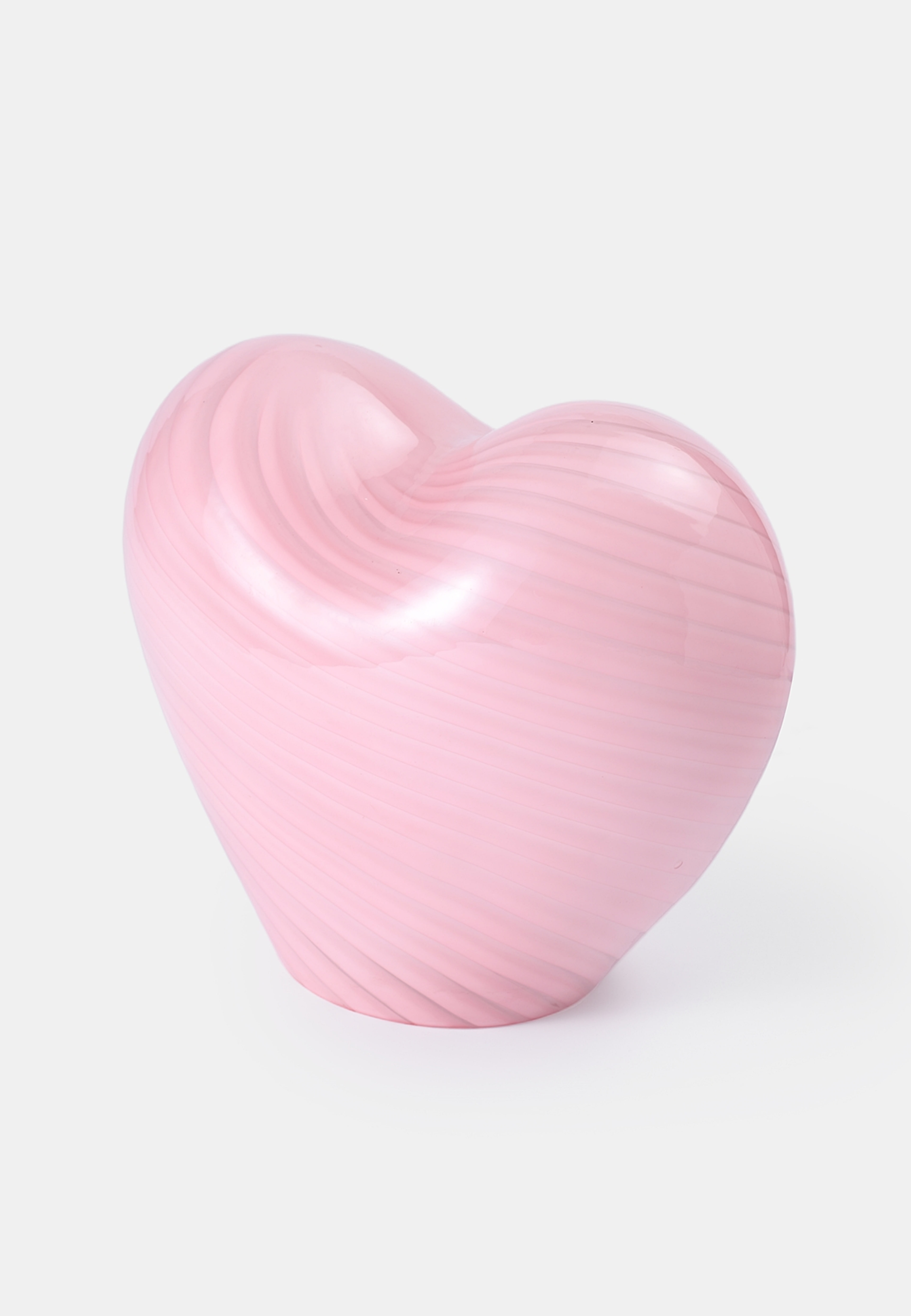 Glaslampa HEART, från Åhléns Home, i färgen Lt Pink. Klicka för att öppna bilden i stort format