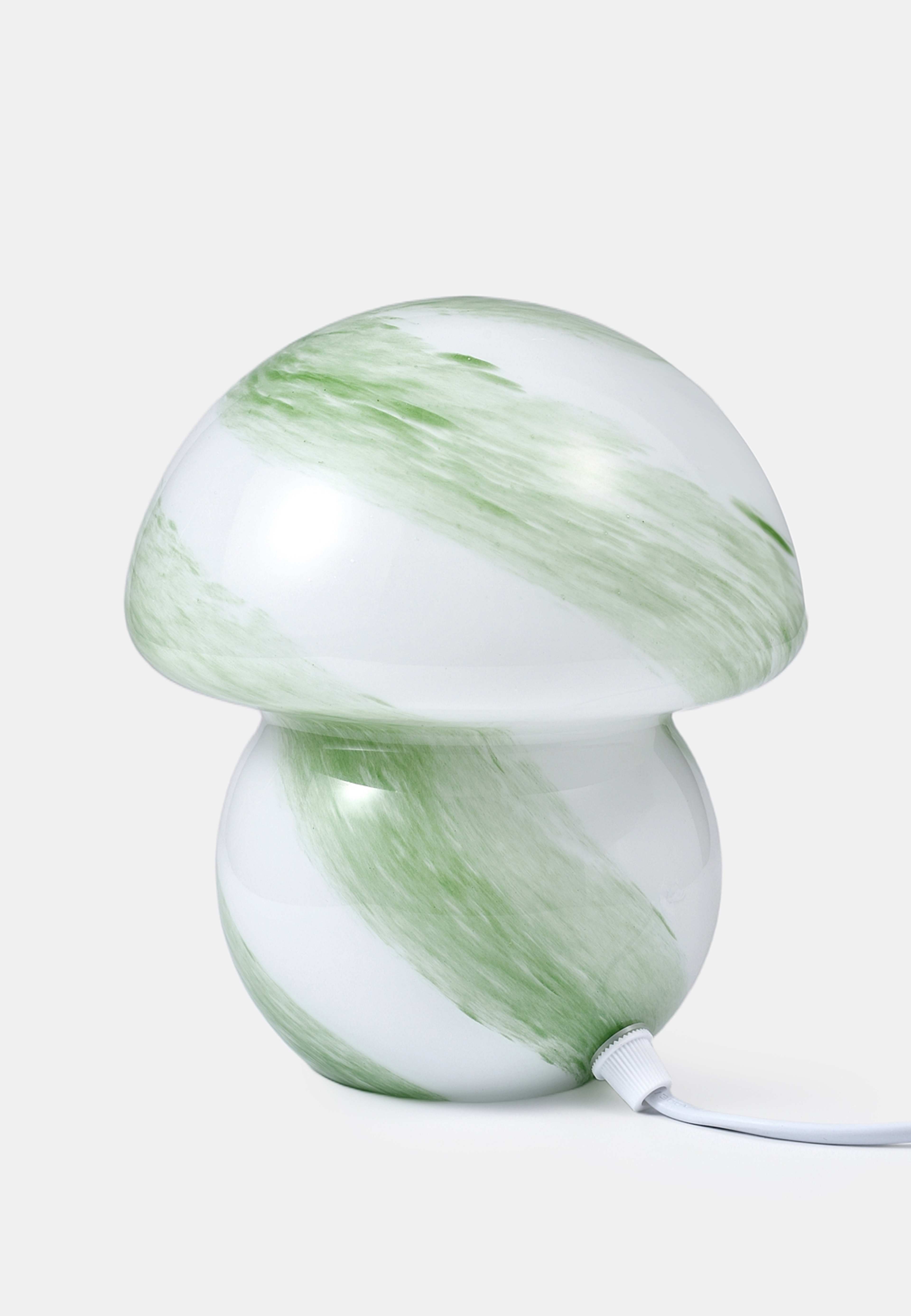 Bordslampa SVANTE, från Åhléns Home, i färgen Green Swirl. Klicka för att öppna bilden i stort format