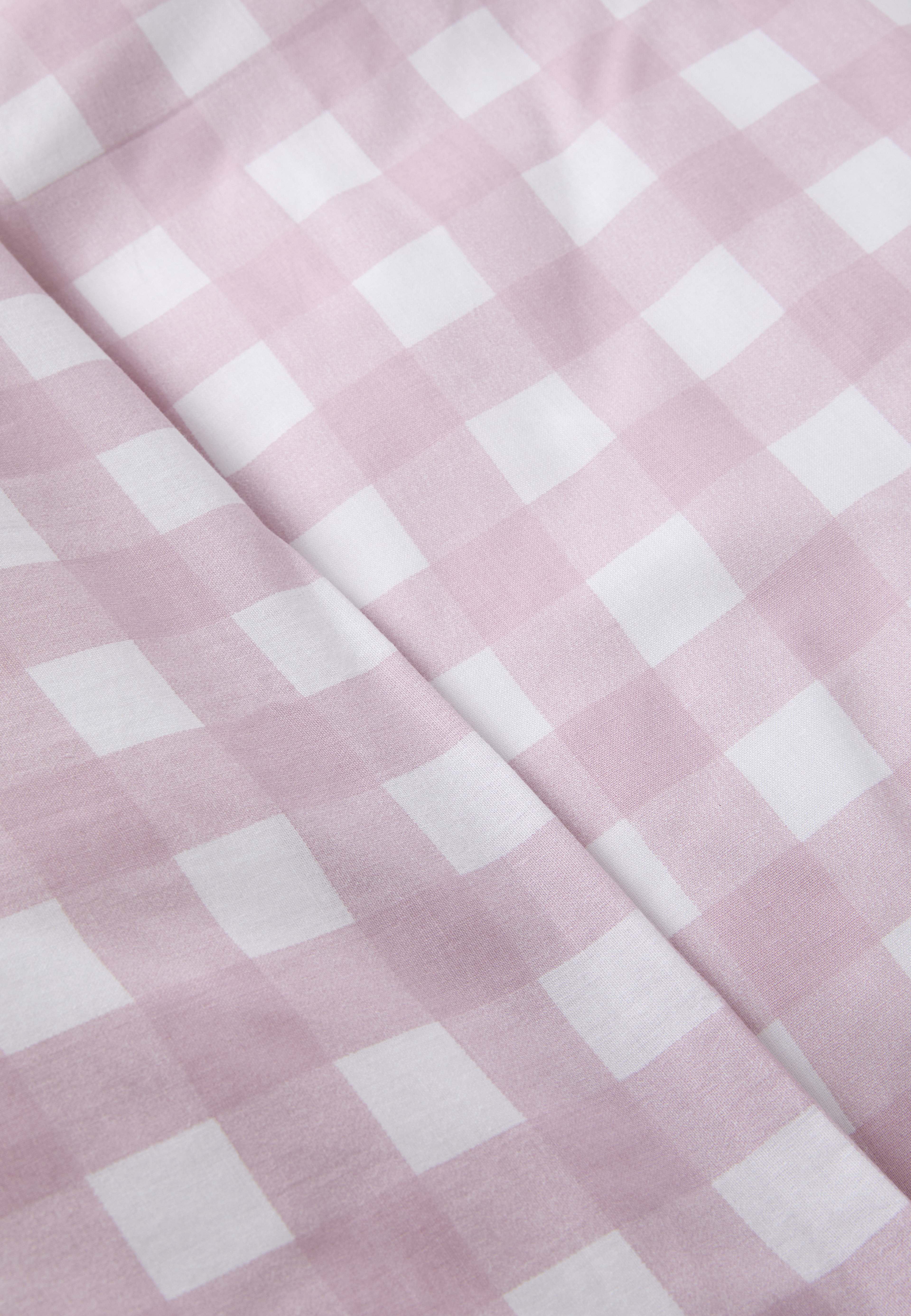 Bäddset GINGHAM 150x210 cm, från Åhléns Home, i färgen Off White/Light Pink. Klicka för att öppna bilden i stort format
