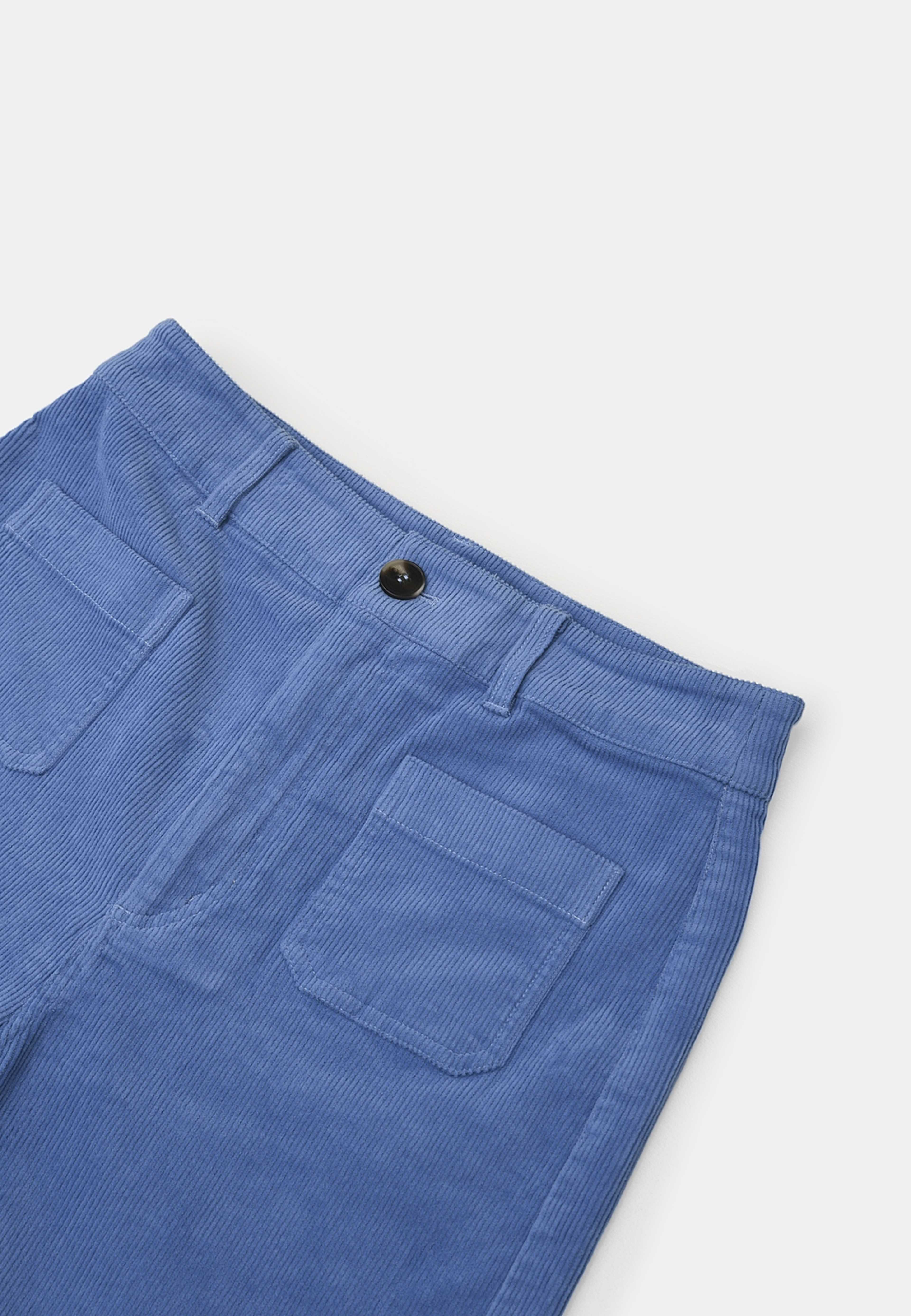 Manchesterbyxor INE, från Carin Wester, i färgen Light Blue. Klicka för att öppna bilden i stort format