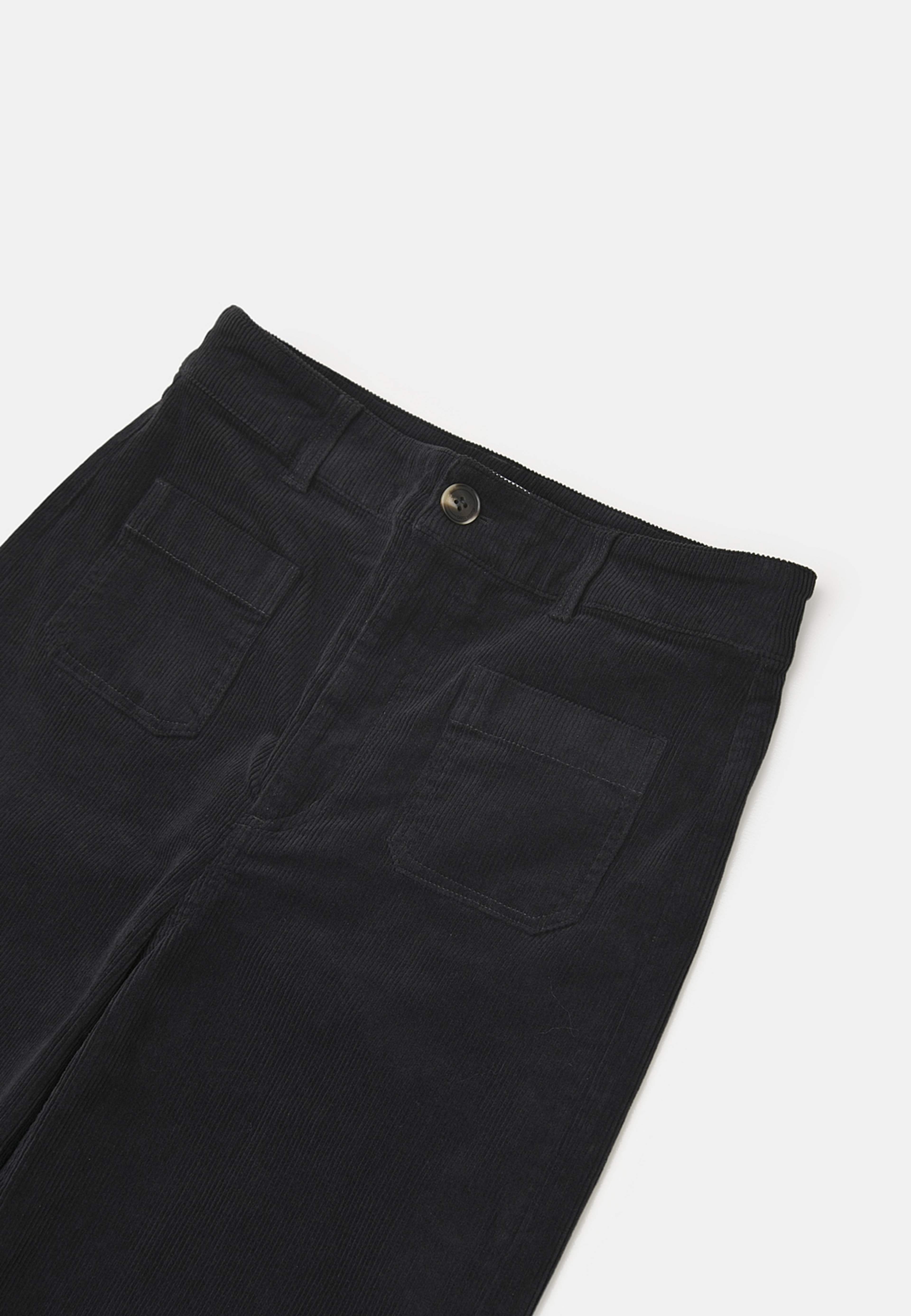 Manchesterbyxor INE, från Carin Wester, i färgen Grey. Klicka för att öppna bilden i stort format