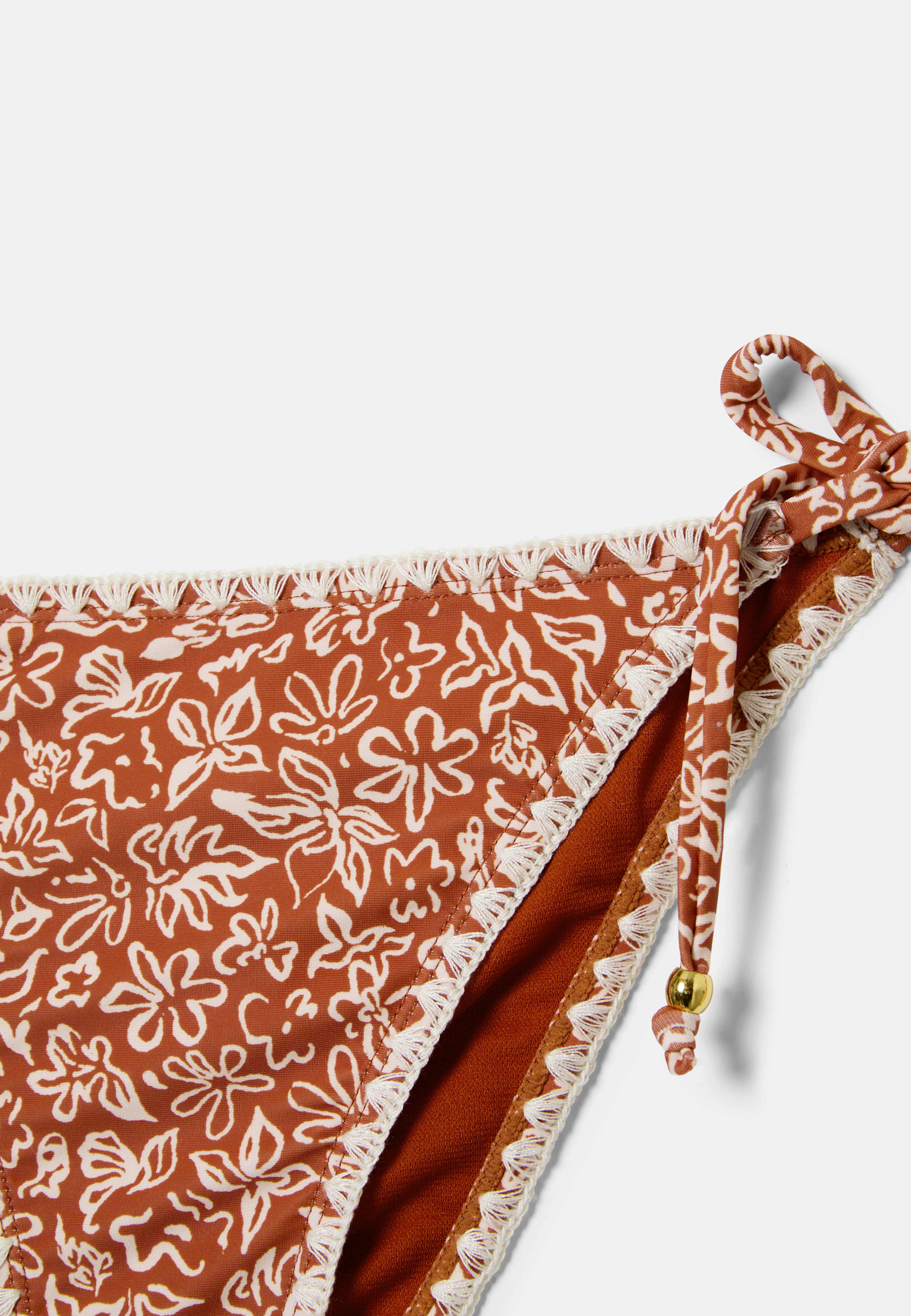 Bikinitrosa med knytband ISSA, från Å WOMAN, i färgen Print. Klicka för att öppna bilden i stort format