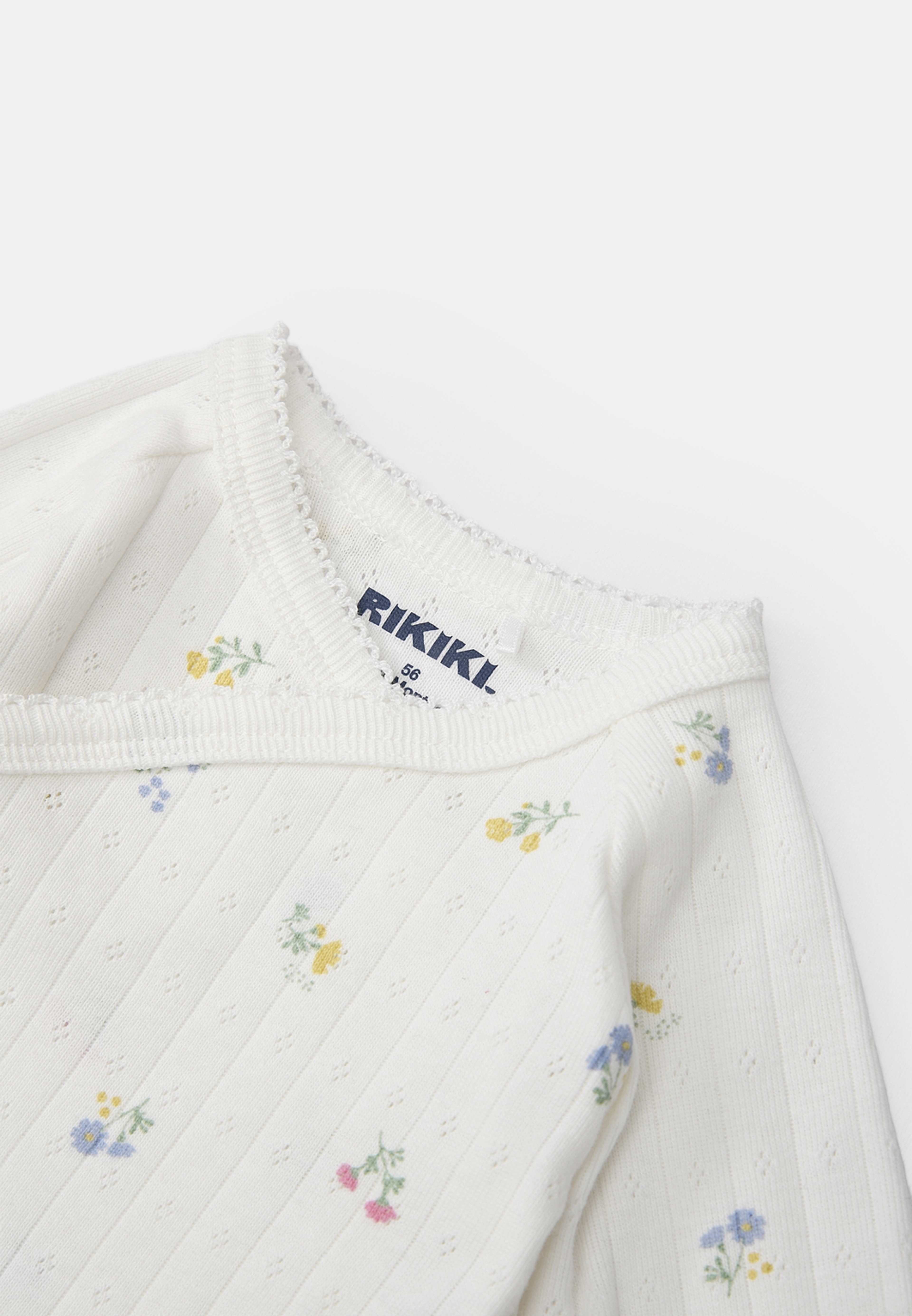 Set i pointelle LINN, från RIKIKI, i färgen Flower. Klicka för att öppna bilden i stort format