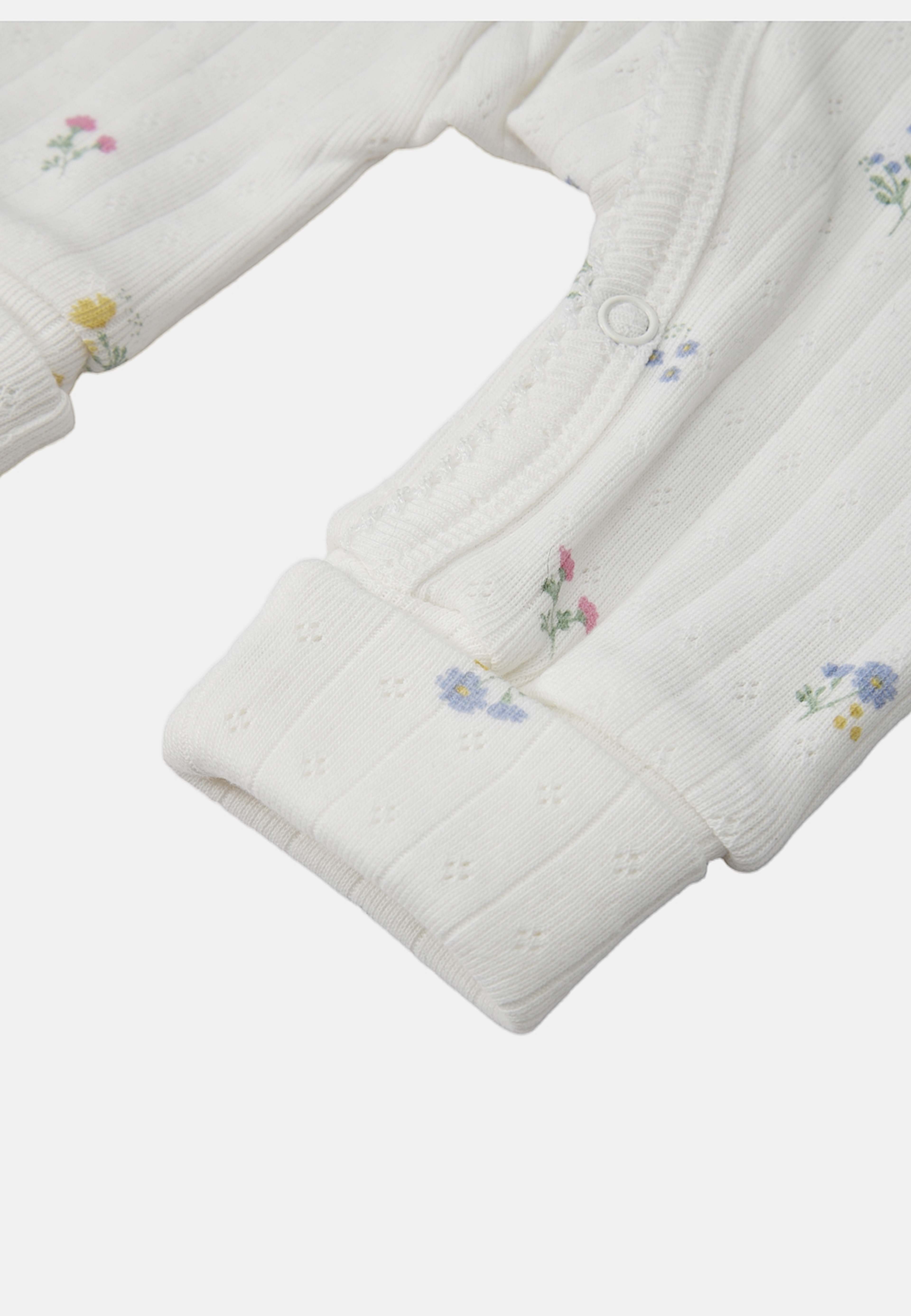 Pointellemönstrad pyjamas LUCY, från RIKIKI, i färgen Flower. Klicka för att öppna bilden i stort format