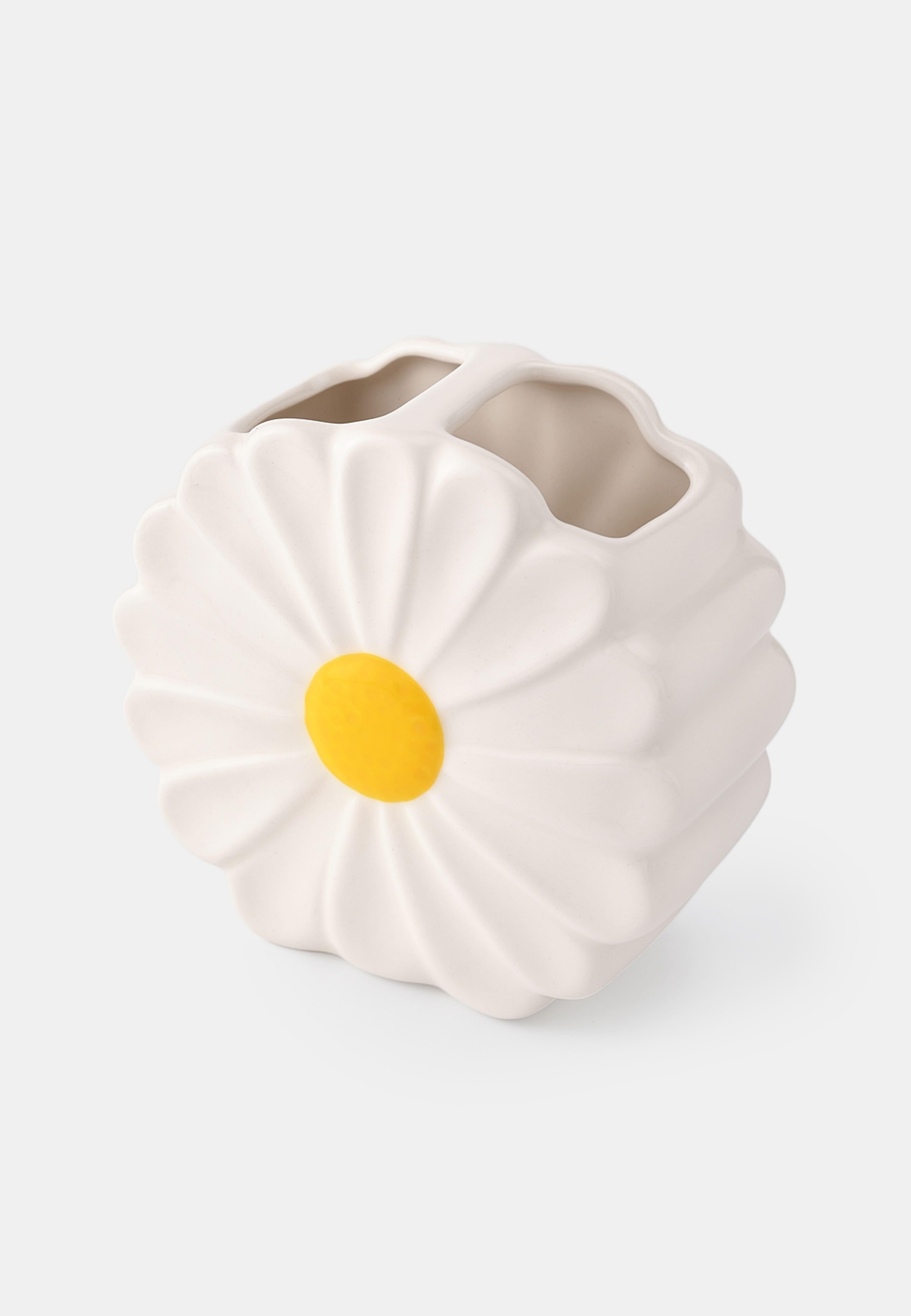 Tandborstställ DAISY, från Åhléns Home, i färgen Offwhite. Klicka för att öppna bilden i stort format