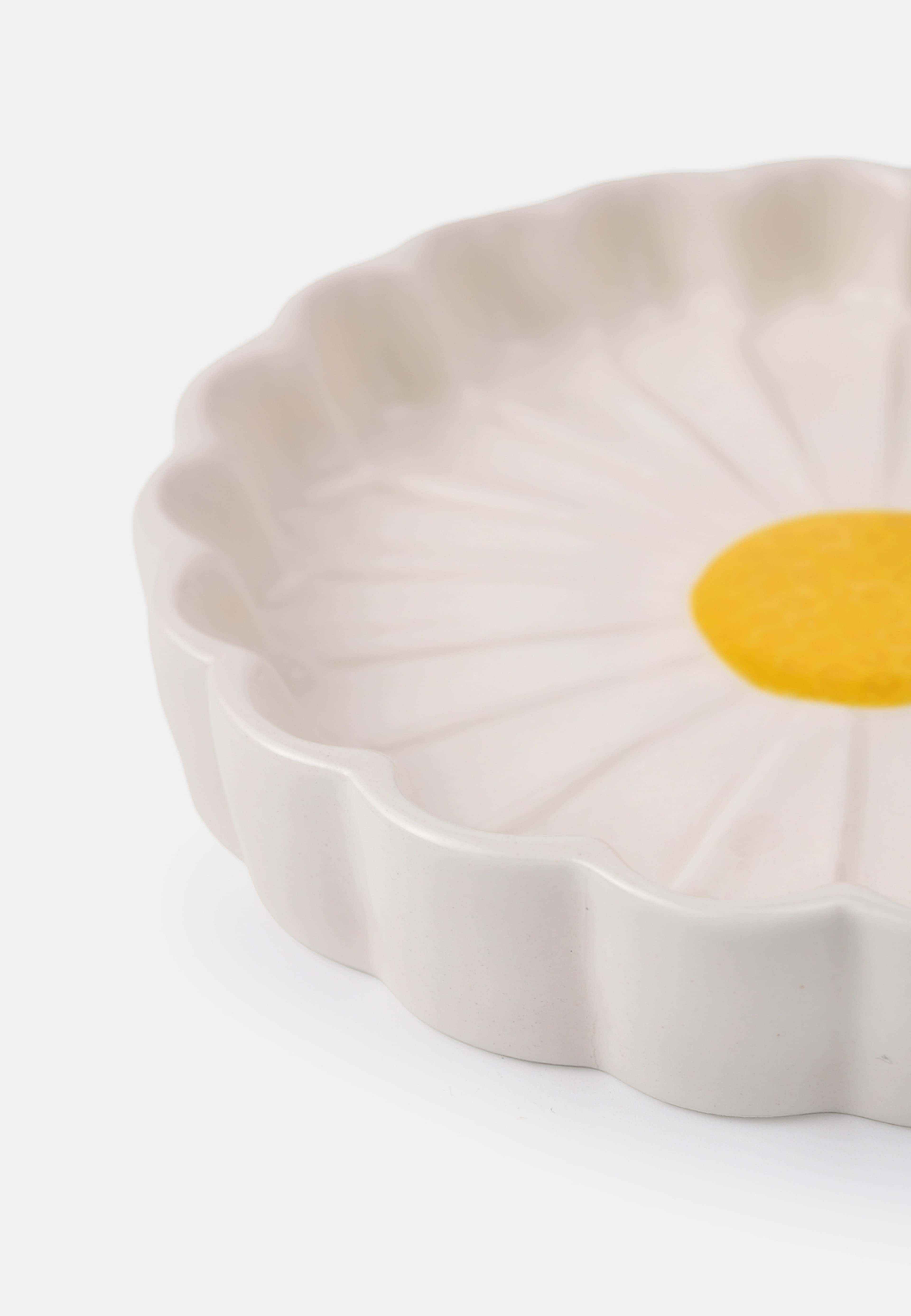 Tvålfat DAISY, från Åhléns Home, i färgen Offwhite. Klicka för att öppna bilden i stort format