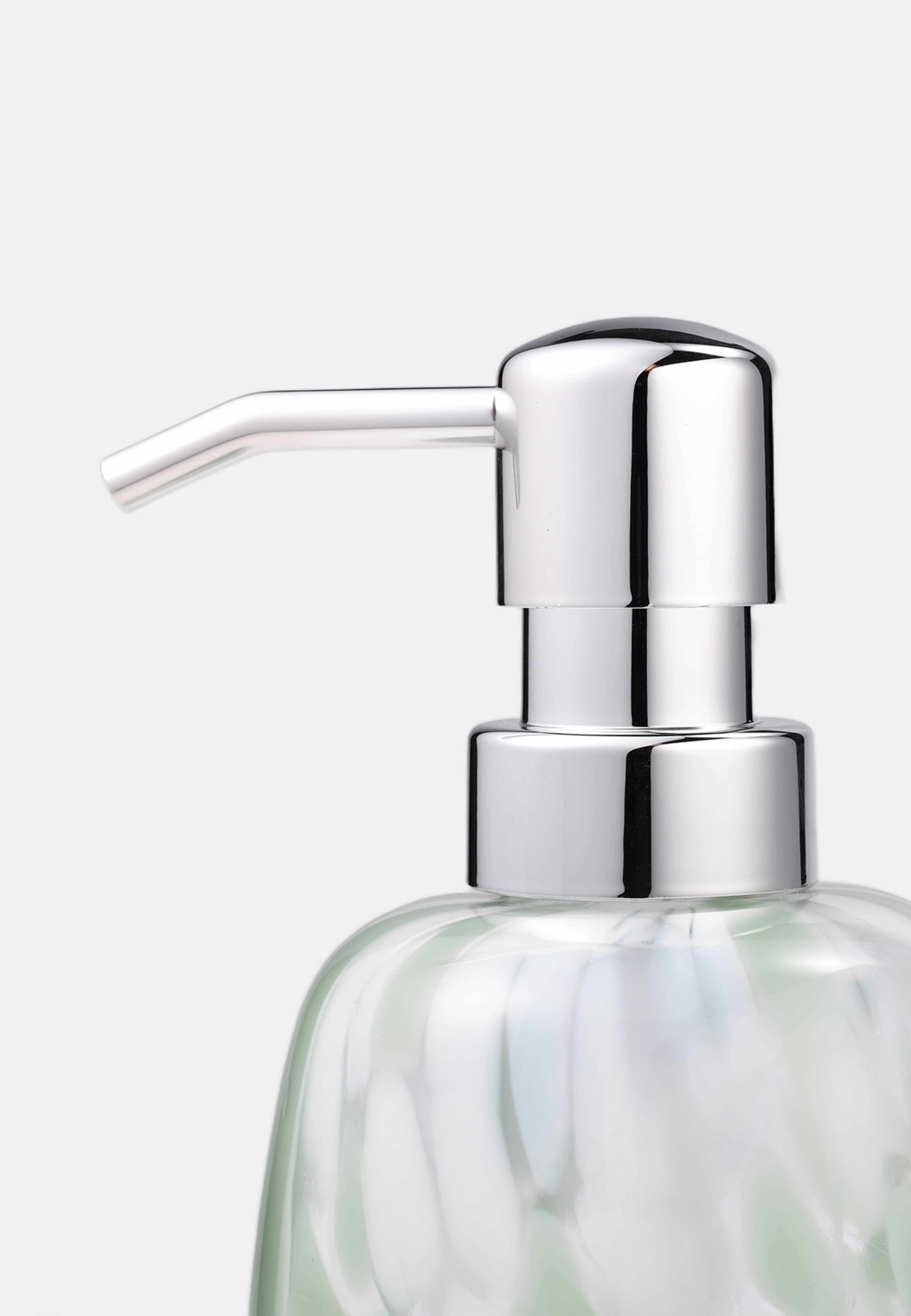 Tvålpump DOTS, från Åhléns Home, i färgen Green. Klicka för att öppna bilden i stort format