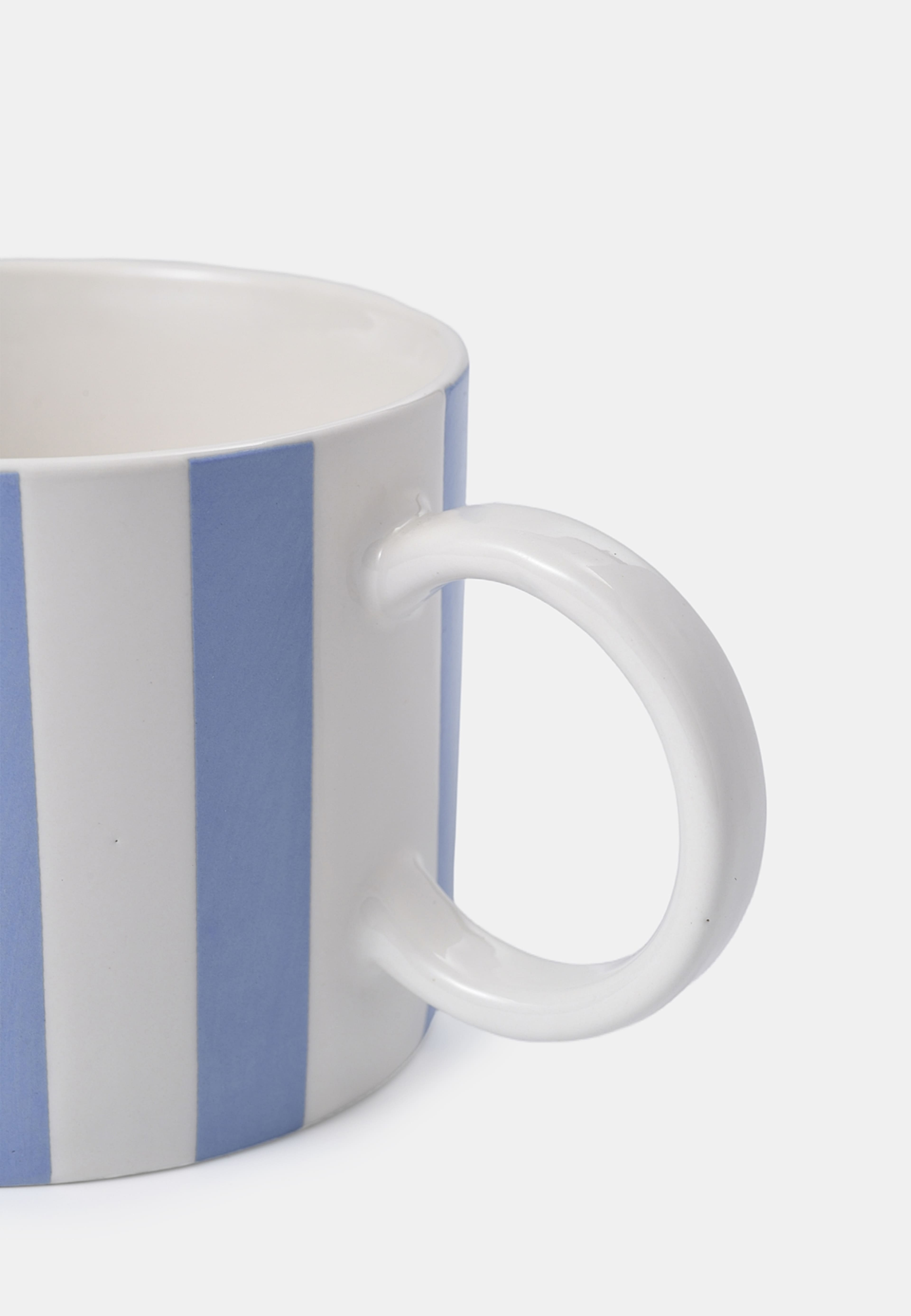 Mugg i stengods ADA Stripe 25 cl, från Åhléns Home, i färgen Blue. Klicka för att öppna bilden i stort format