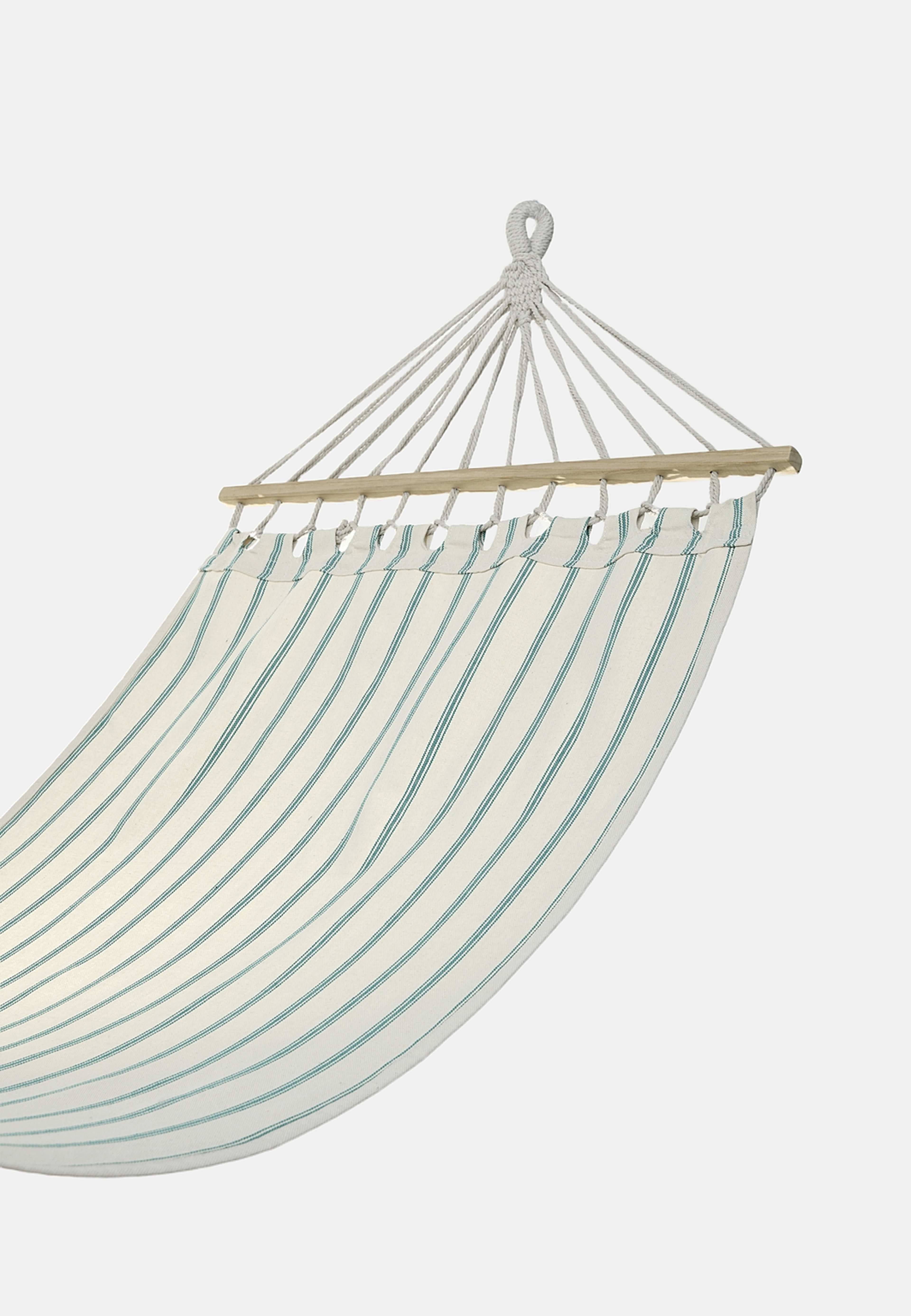 Hängmatta SOLEIL 80x200 cm, från Åhléns Home, i färgen Green Stripe. Klicka för att öppna bilden i stort format