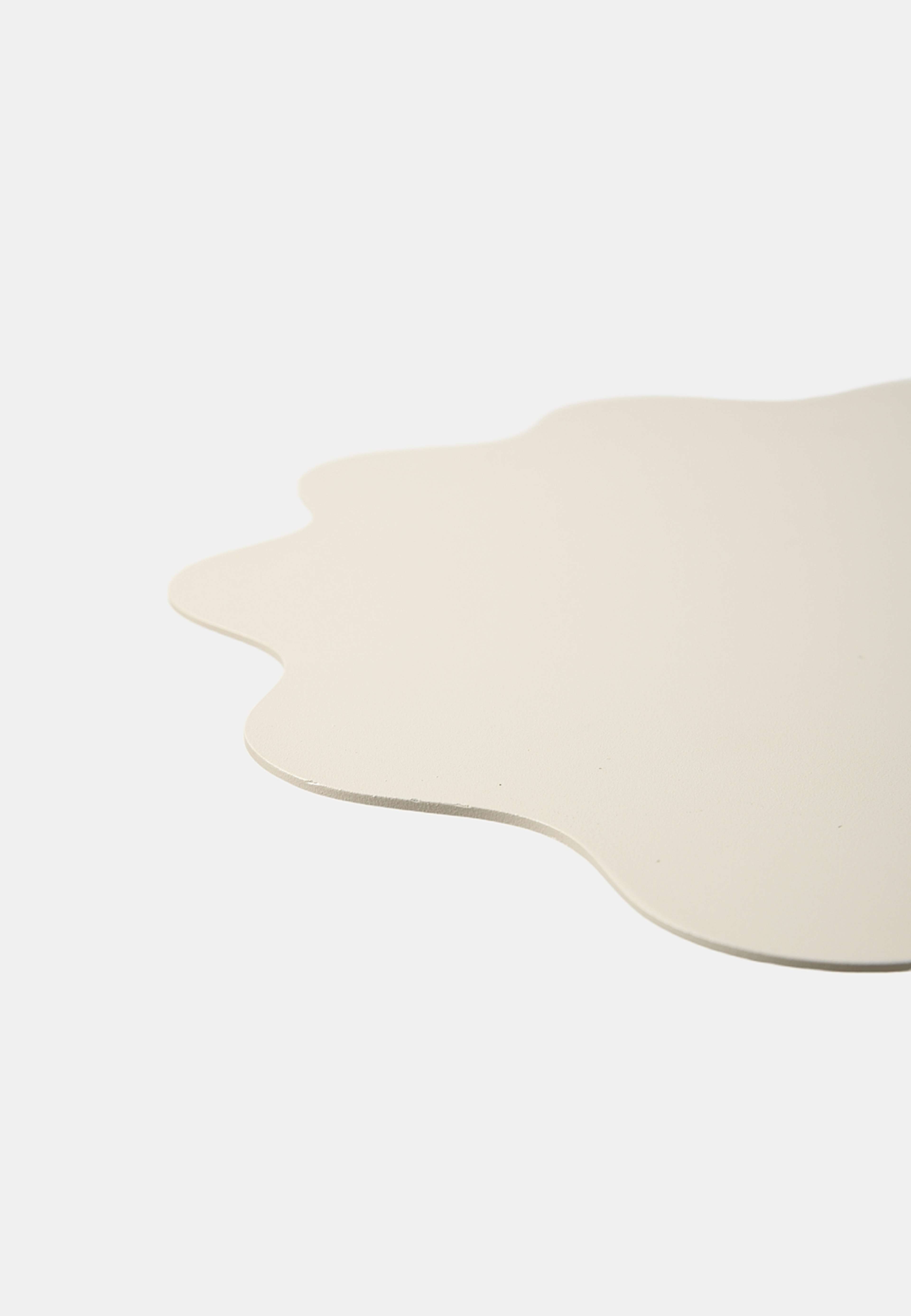 Balkongbord FLORA, från Åhléns Home, i färgen Beige. Klicka för att öppna bilden i stort format