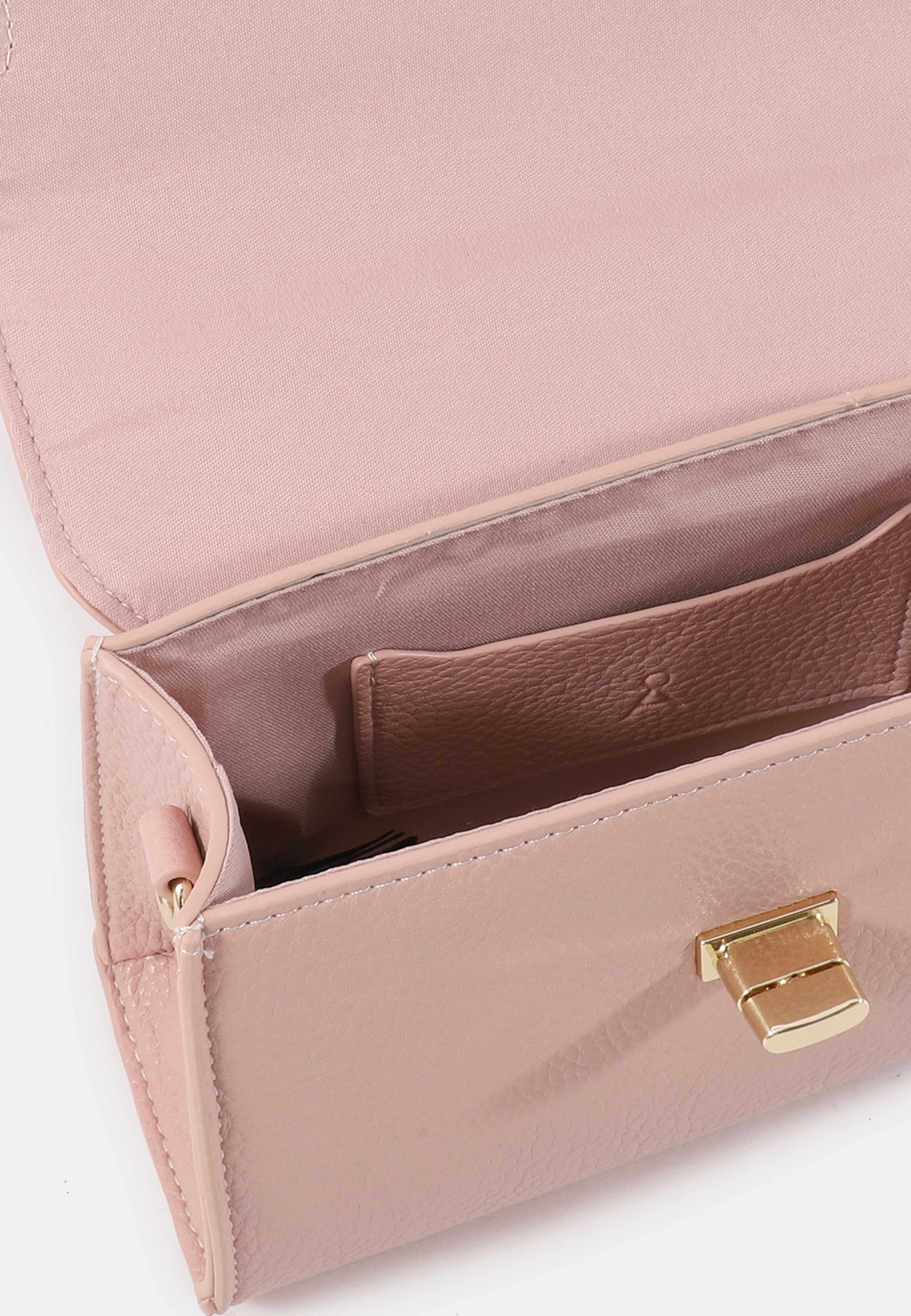 Handväska mini LOVA, från Å WOMAN, i färgen Pink. Klicka för att öppna bilden i stort format