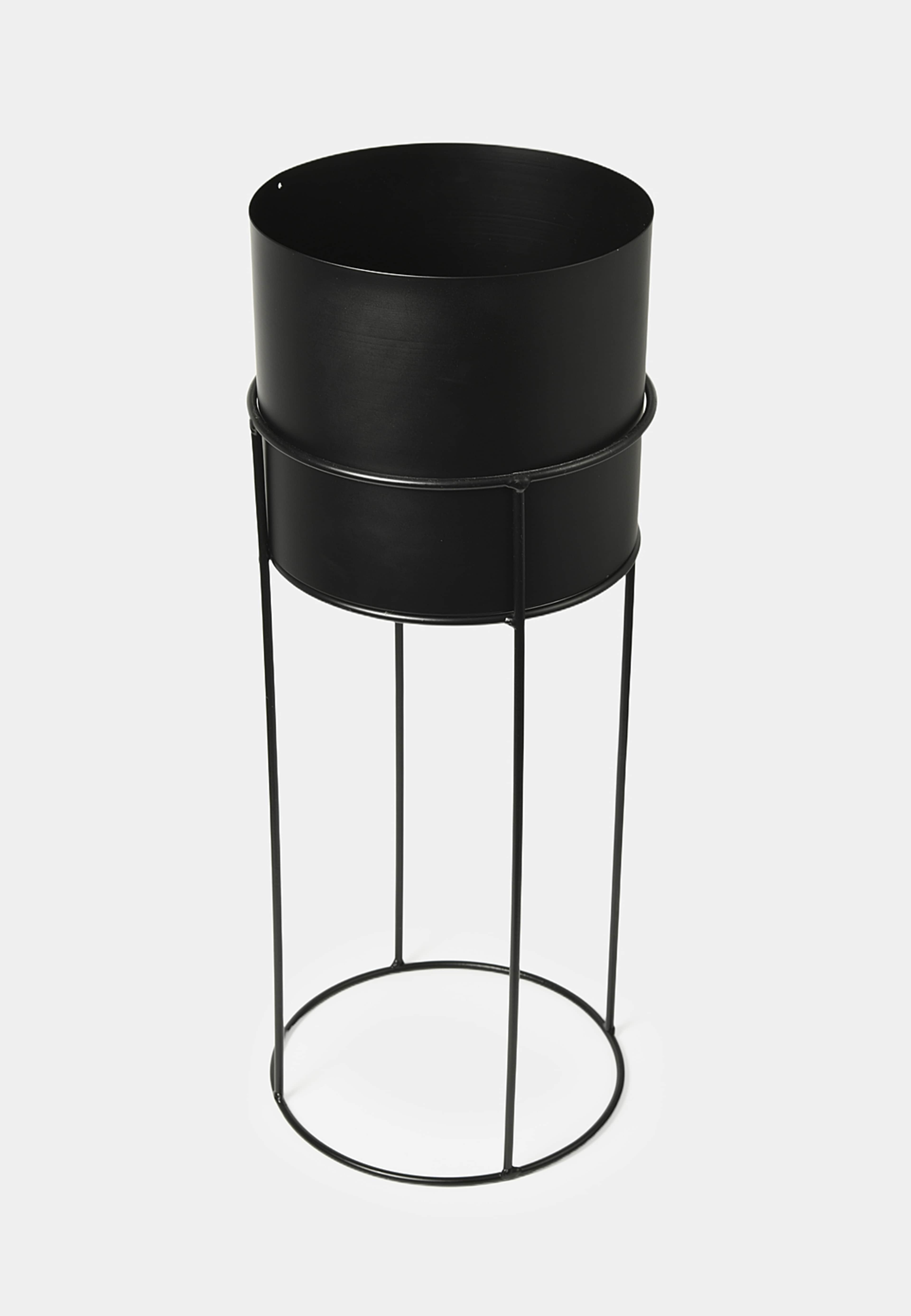 Blomkruka med ställning 55 cm, från Åhléns Home, i färgen Black. Klicka för att öppna bilden i stort format