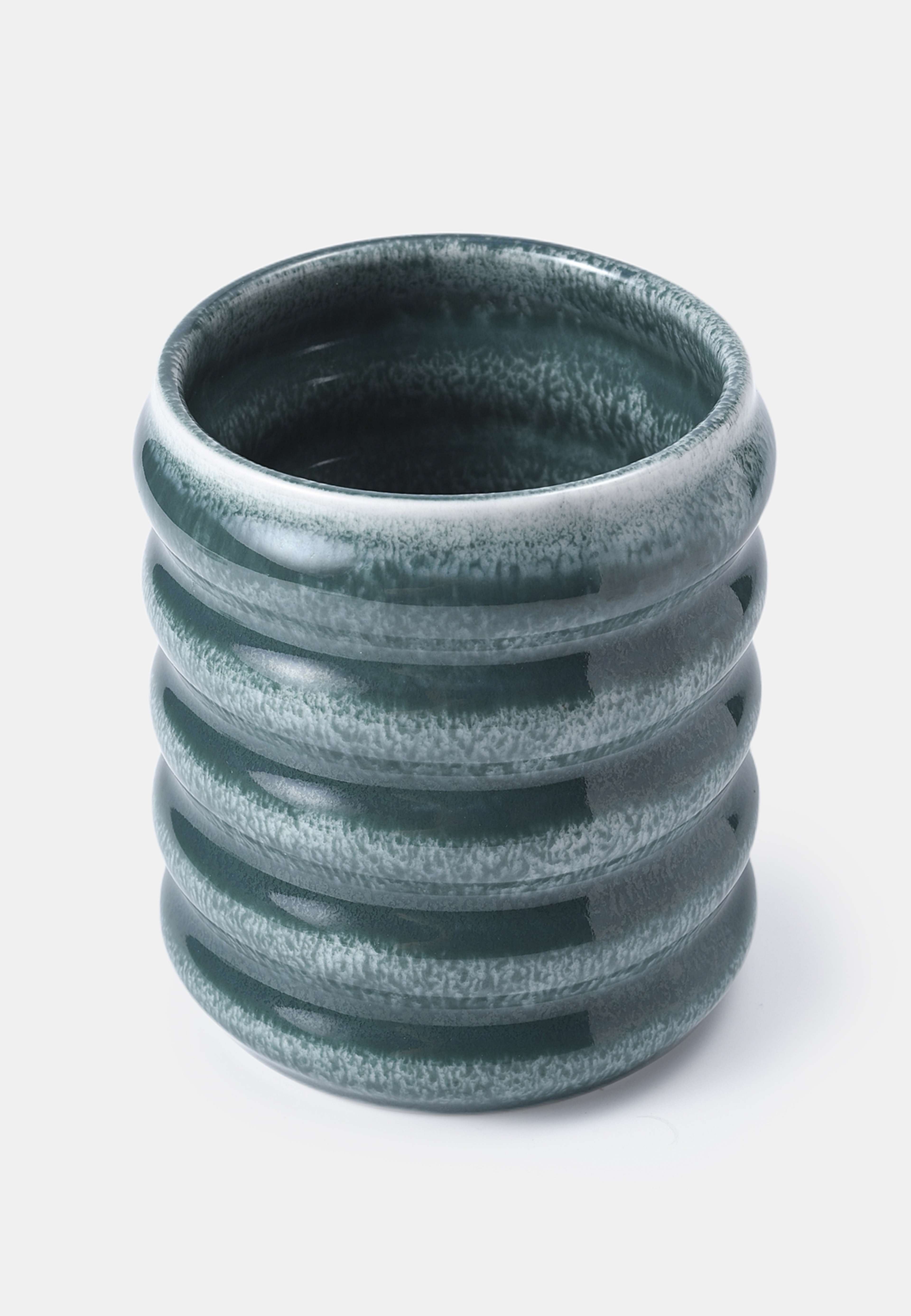 Mugg WAVY 35 cl, från Åhléns Home, i färgen Green. Klicka för att öppna bilden i stort format