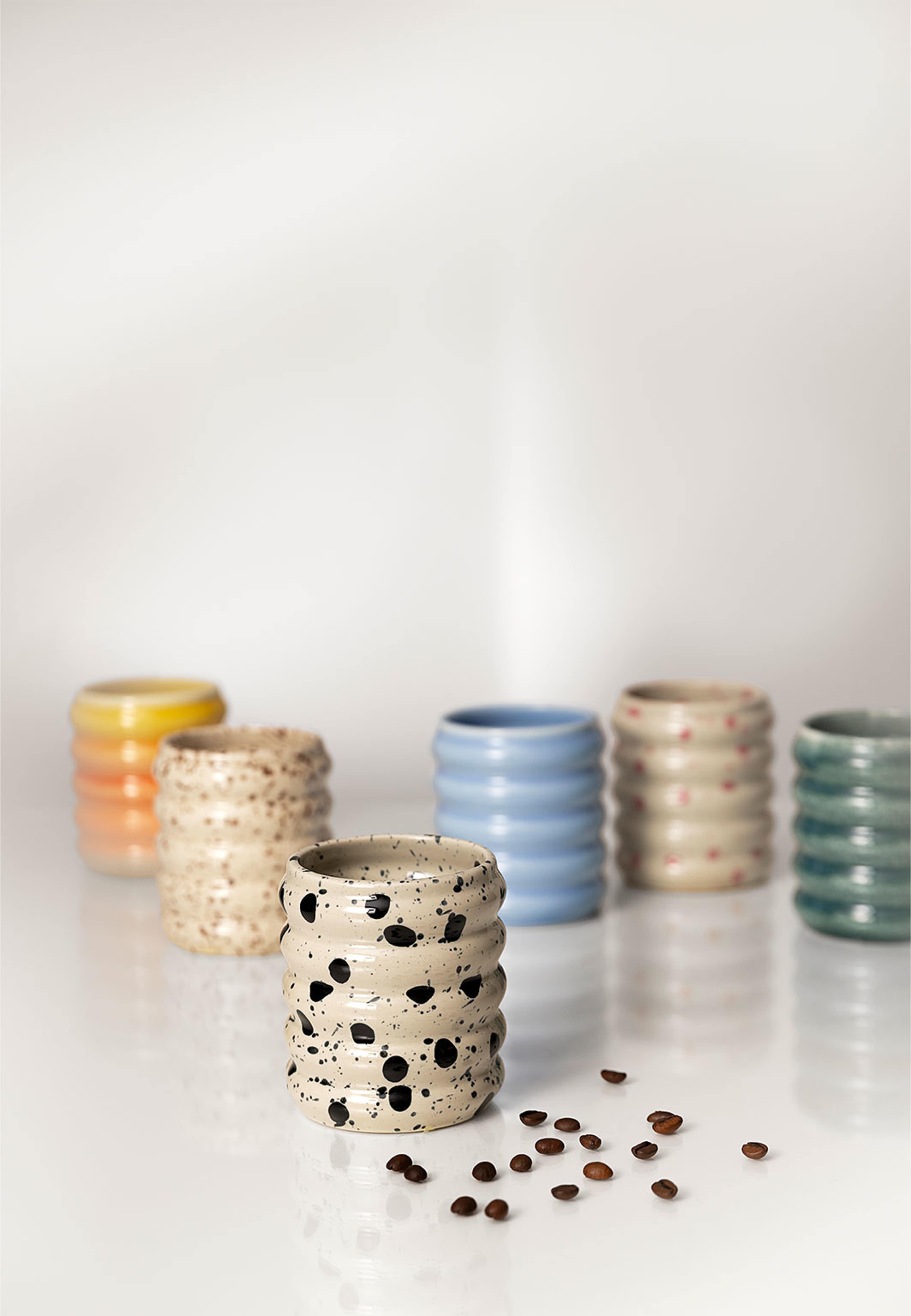 Mugg WAVY 35 cl, från Åhléns Home, i färgen Multi Yellow. Klicka för att öppna bilden i stort format