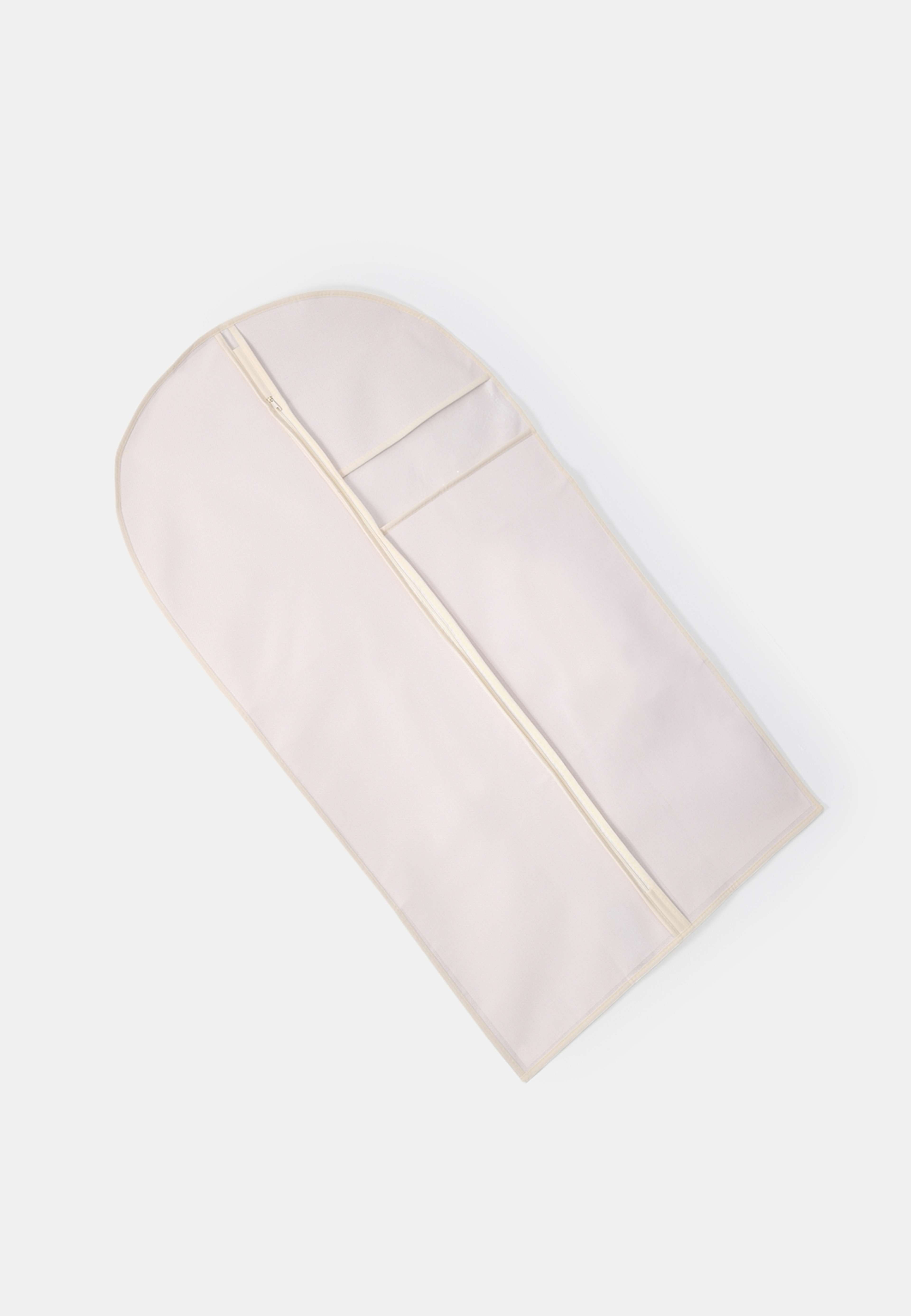 Klädförvaring NOAH 60x100 cm, från Åhléns Home, i färgen Beige. Klicka för att öppna bilden i stort format