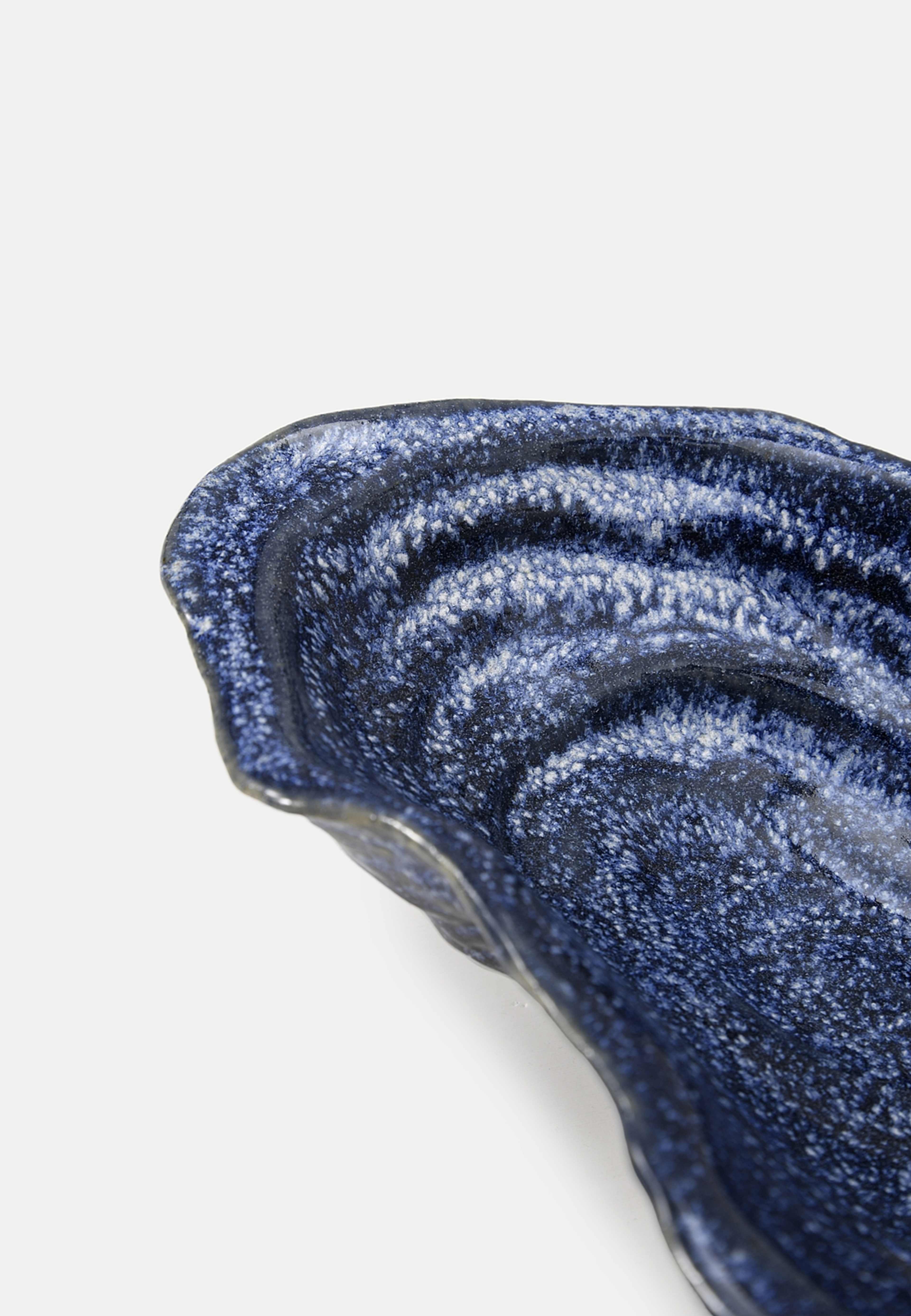 Skål OYSTER 23x16 cm, från PORTOLINO LIVING, i färgen Blue. Klicka för att öppna bilden i stort format