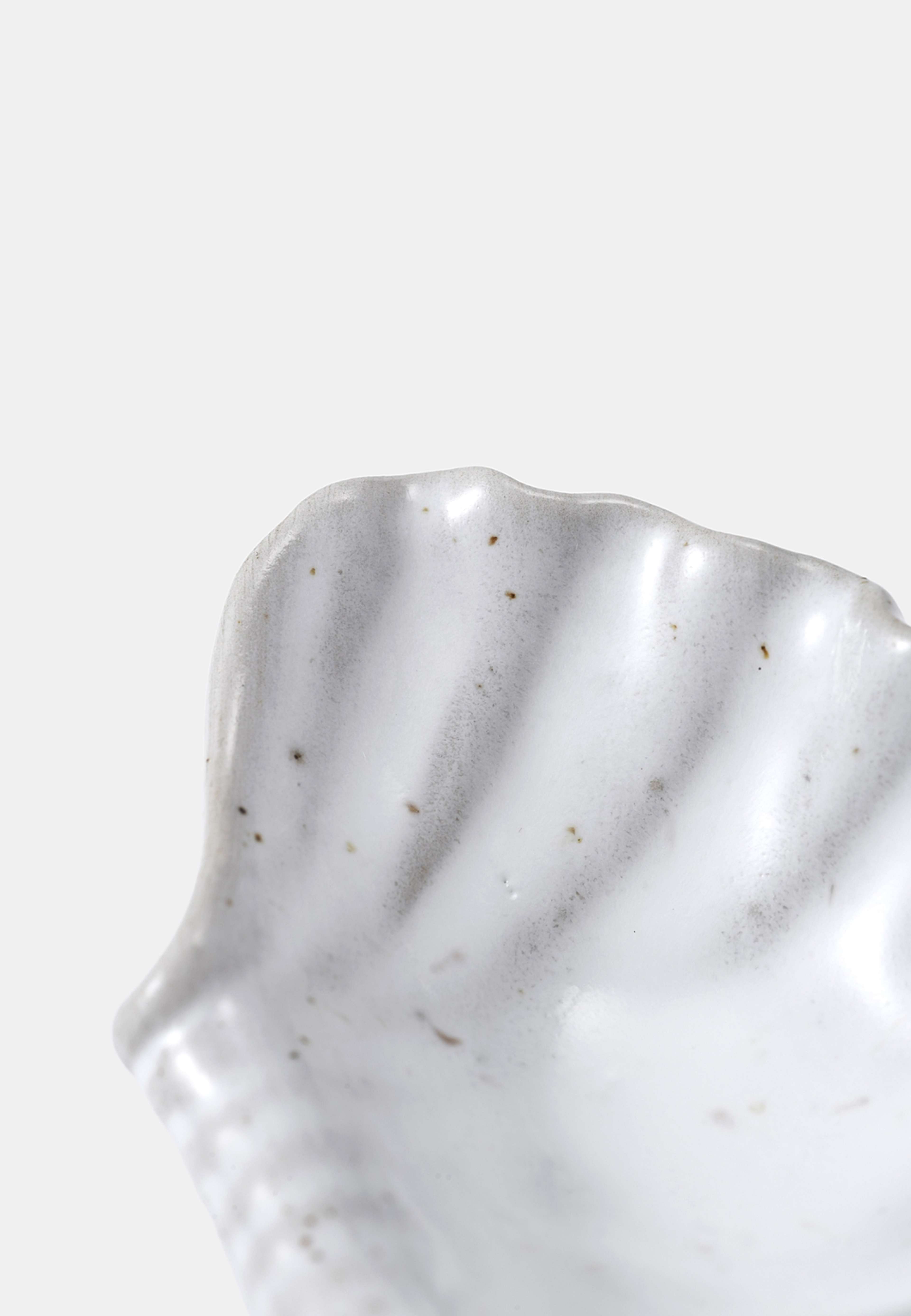 Saltskål SHELL, från PORTOLINO LIVING, i färgen White. Klicka för att öppna bilden i stort format