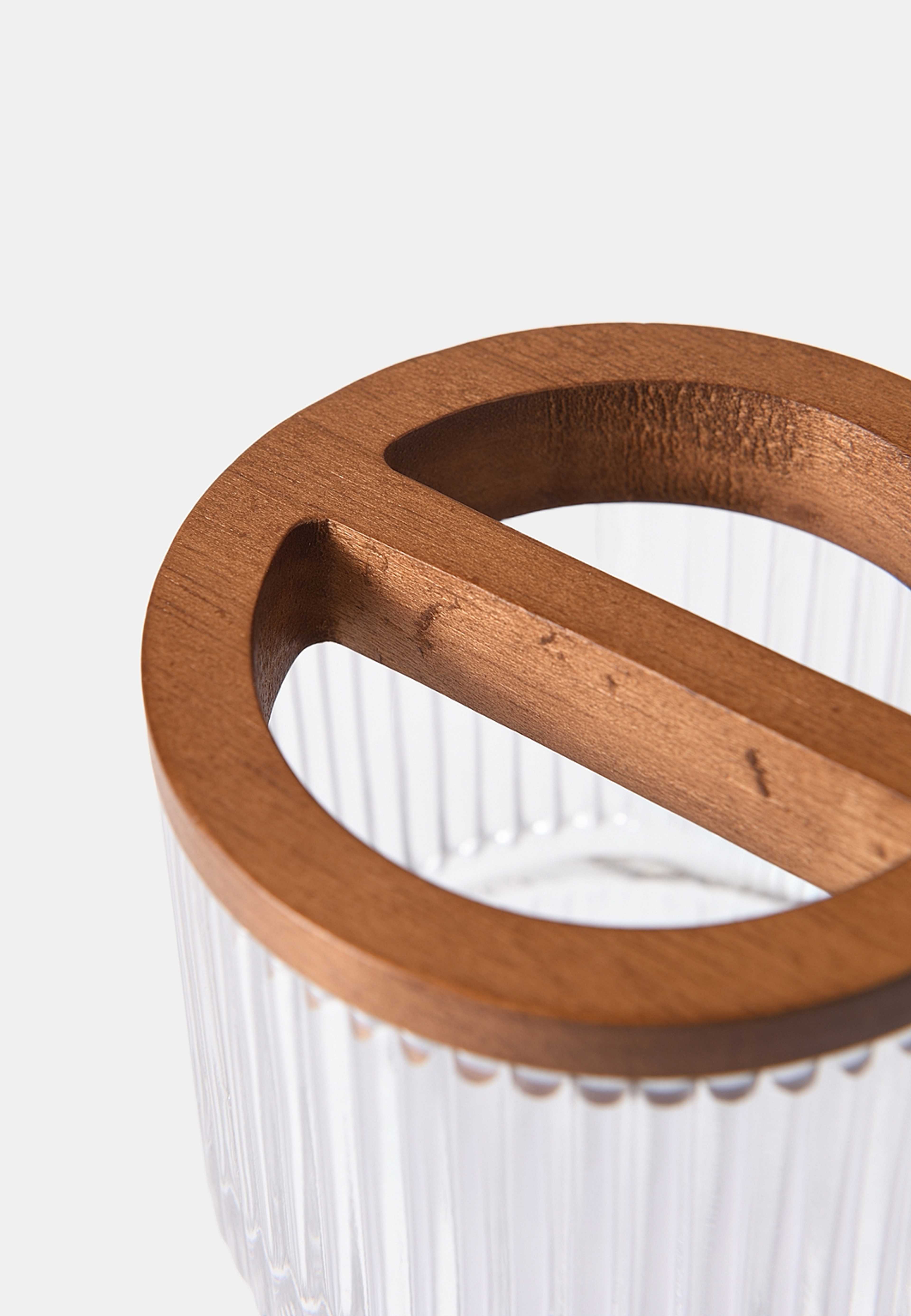 Badrumsmugg med hållare WICKAN, från Åhléns Home, i färgen Clear. Klicka för att öppna bilden i stort format