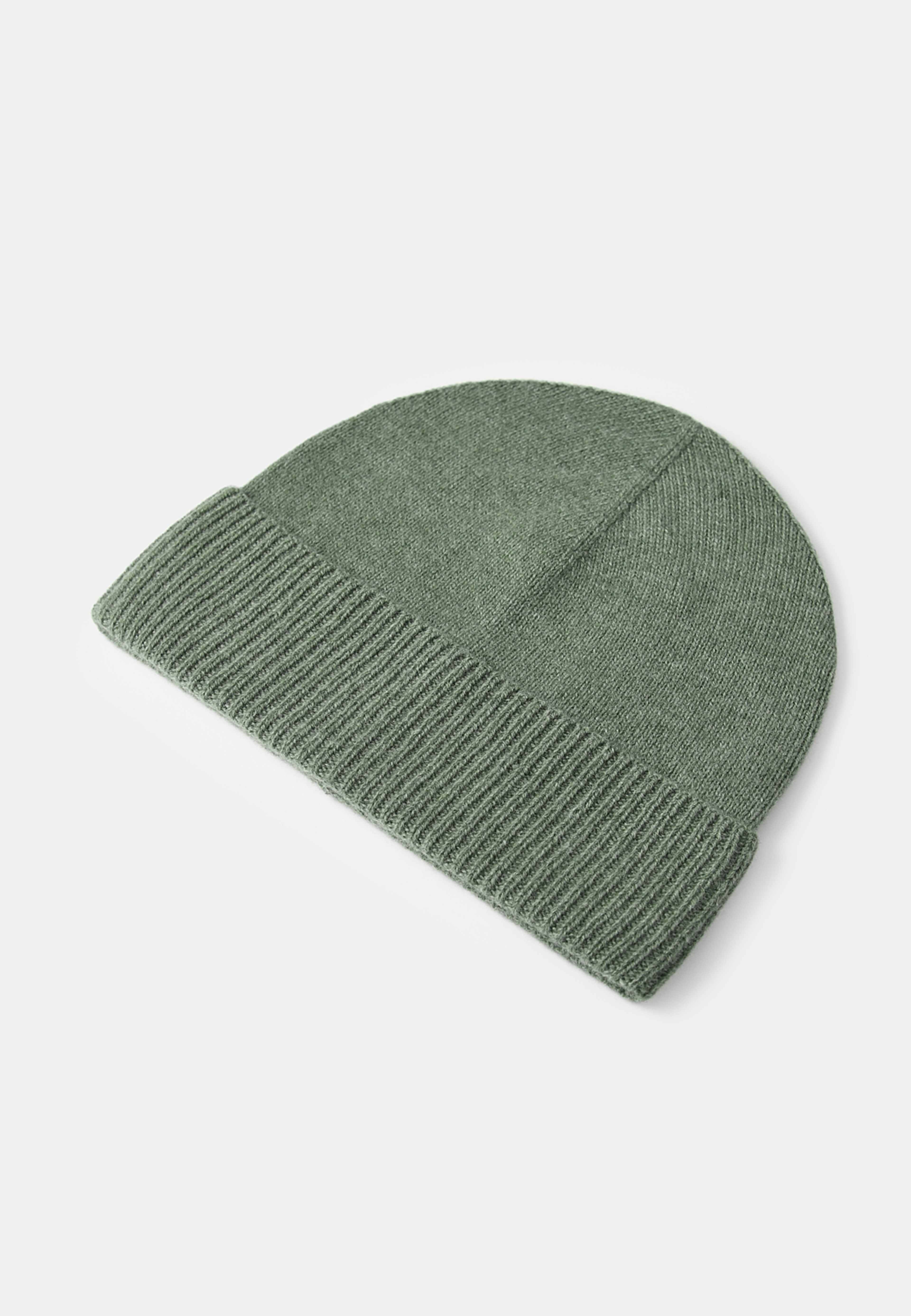 Mössa i ull och kashmir AUGUST, från NORVIE, i färgen Light Green. Klicka för att öppna bilden i stort format