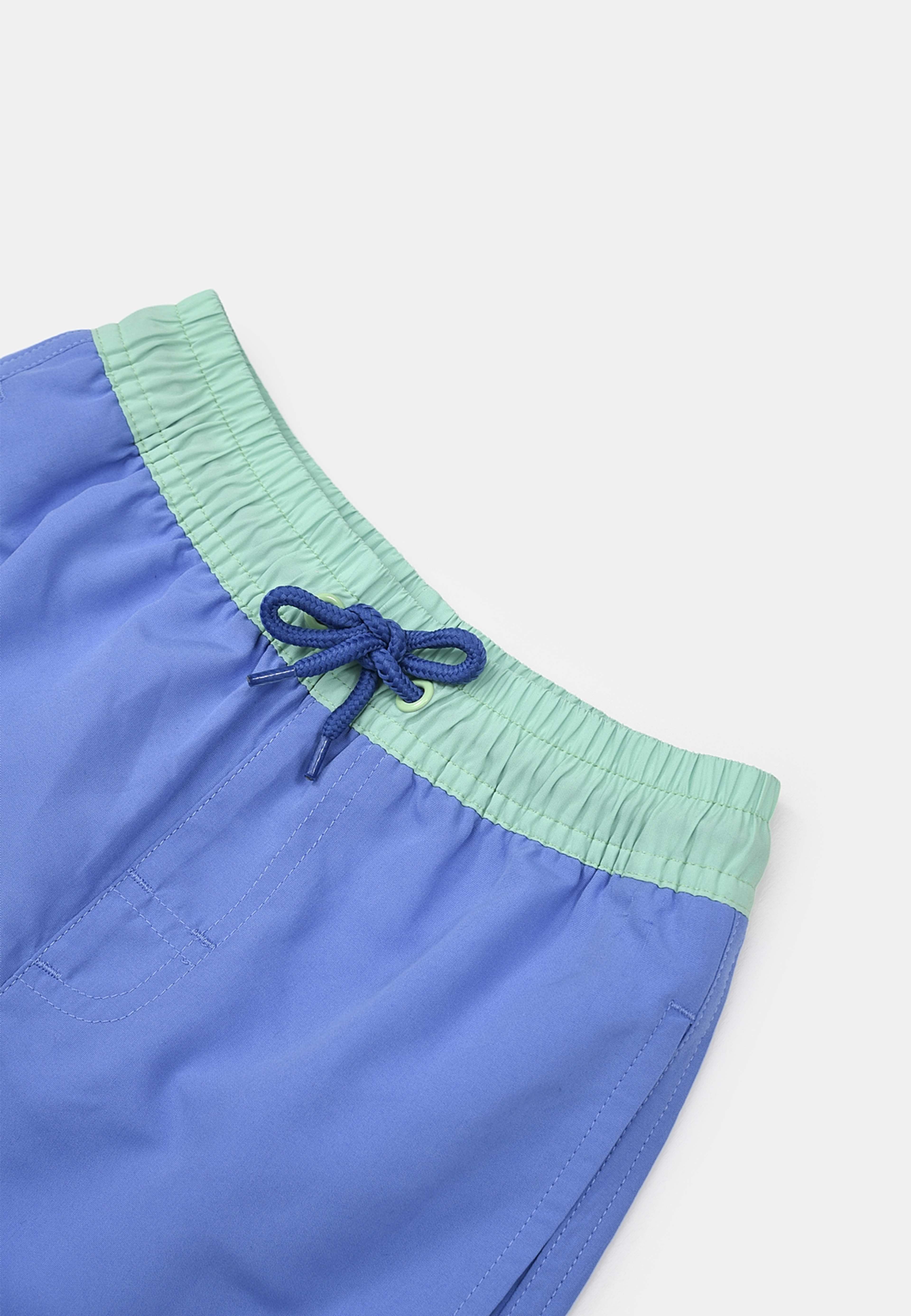 Badshorts TED, från RIKIKI, i färgen Block. Klicka för att öppna bilden i stort format