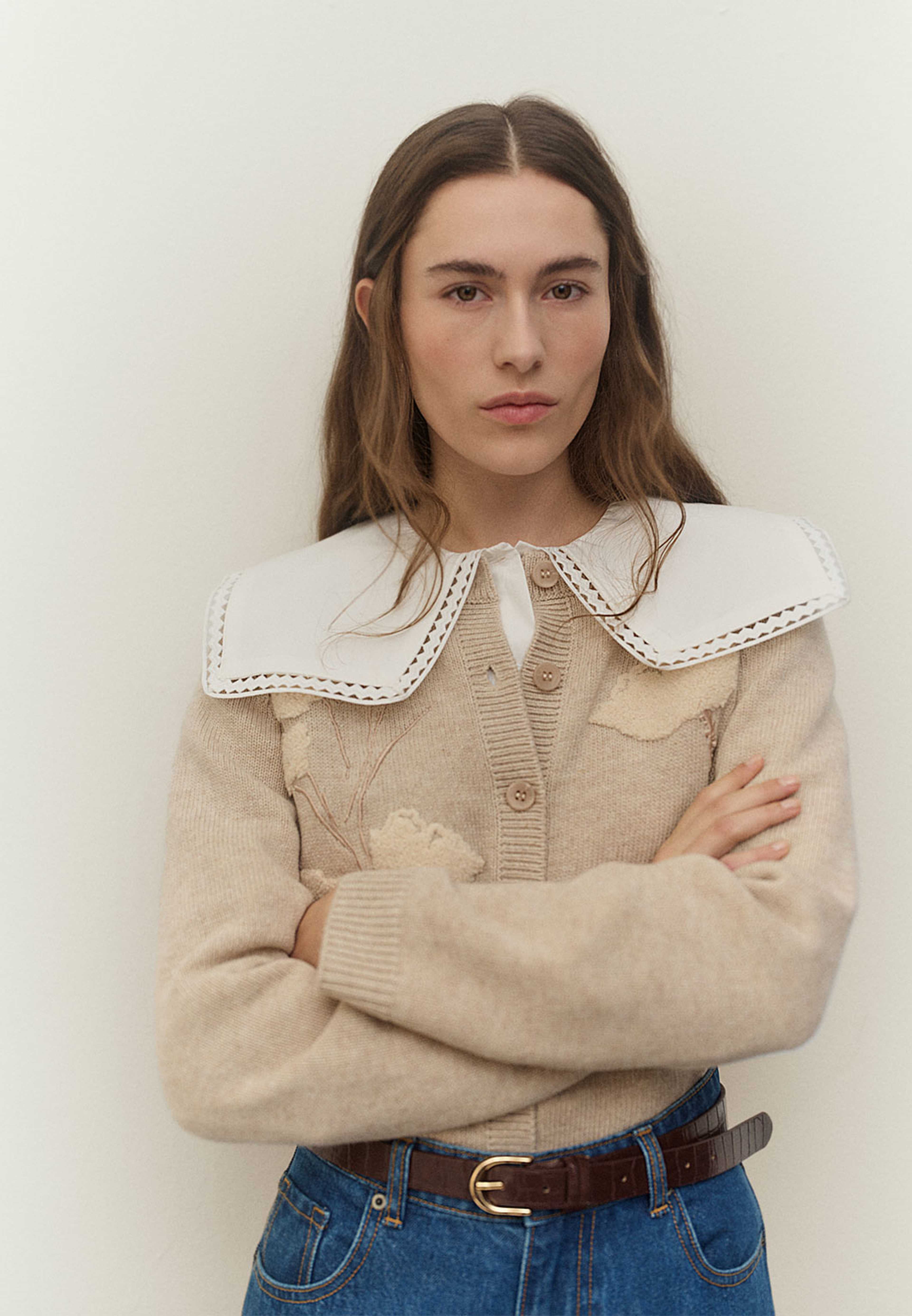 Cardigan ESSA, från Carin Wester, i färgen Mole melange. Klicka för att öppna bilden i stort format