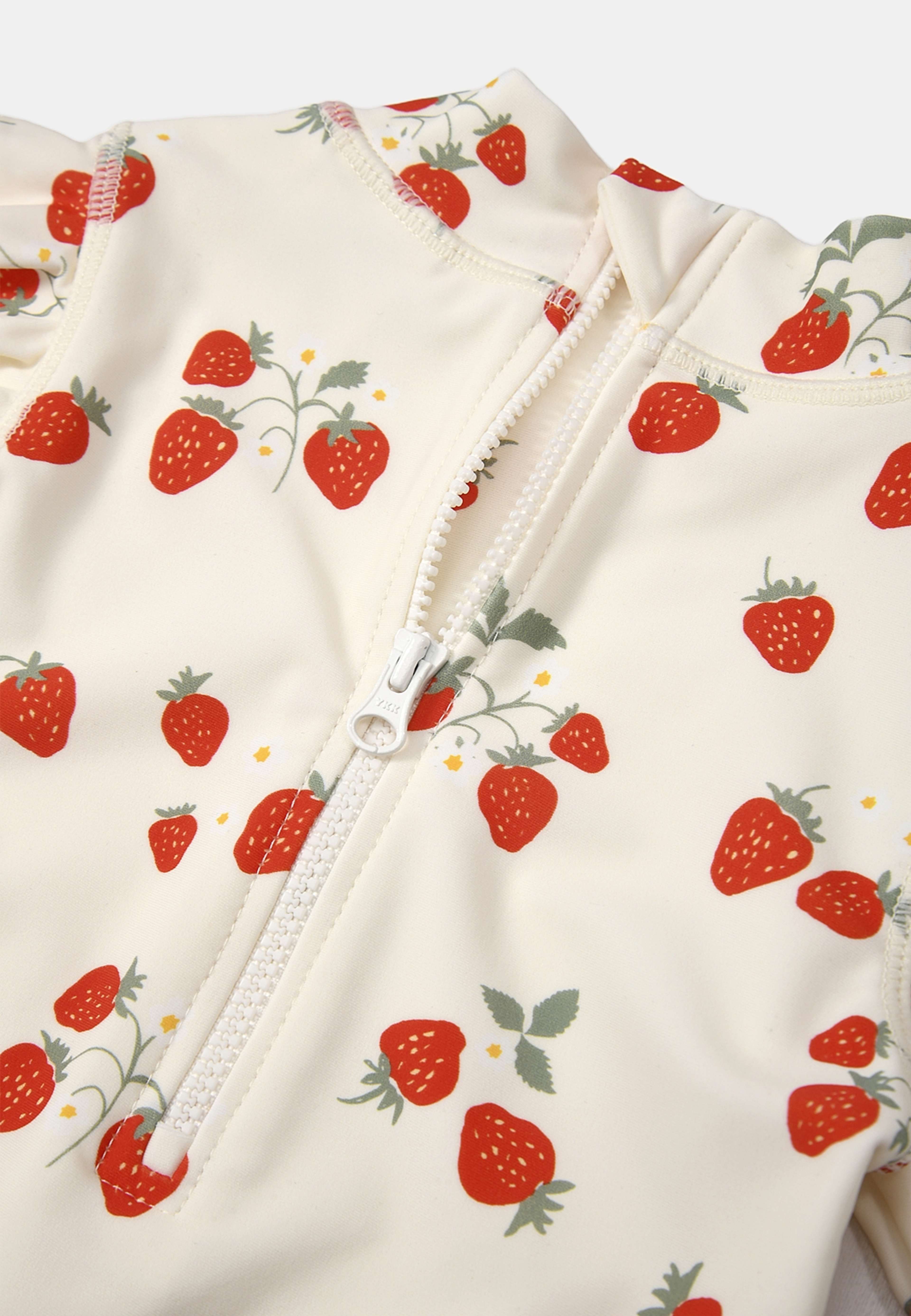 UV-dräkt för baby HANNA, från RIKIKI, i färgen Strawberry. Klicka för att öppna bilden i stort format