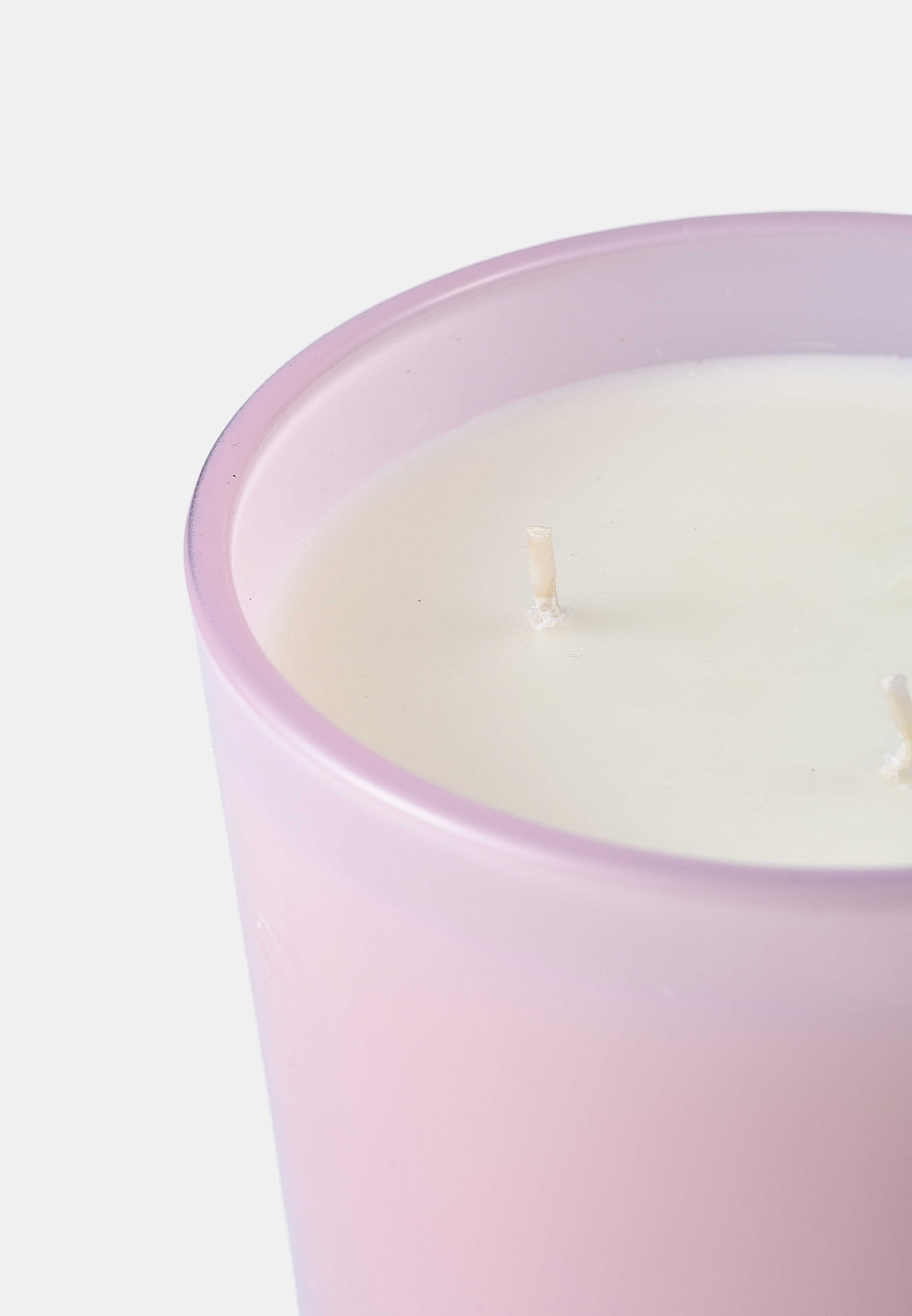 Doftljus LOU, från Åhléns Home, i färgen Lt Pink. Klicka för att öppna bilden i stort format