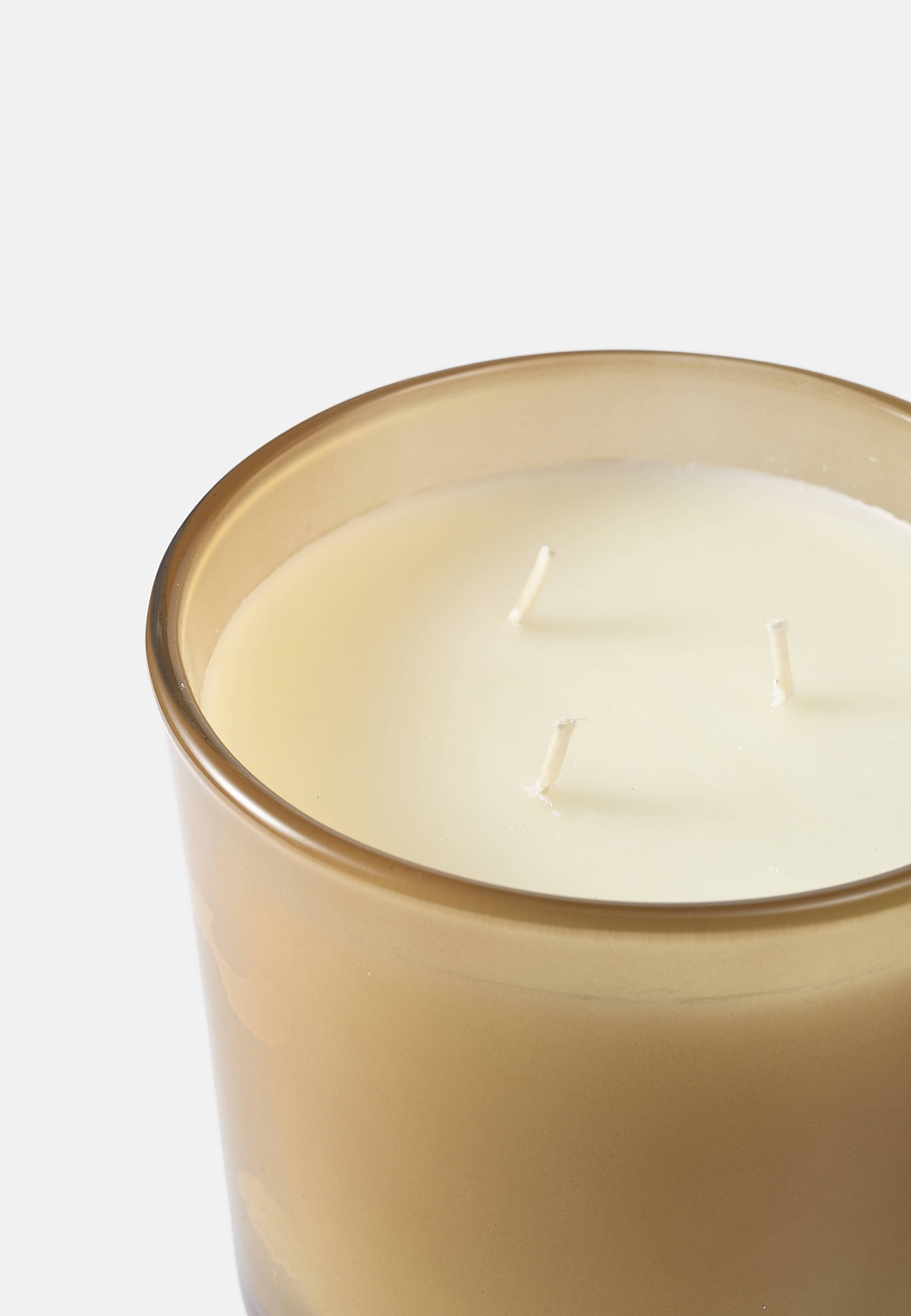 Doftljus LOU, från Åhléns Home, i färgen Amber. Klicka för att öppna bilden i stort format