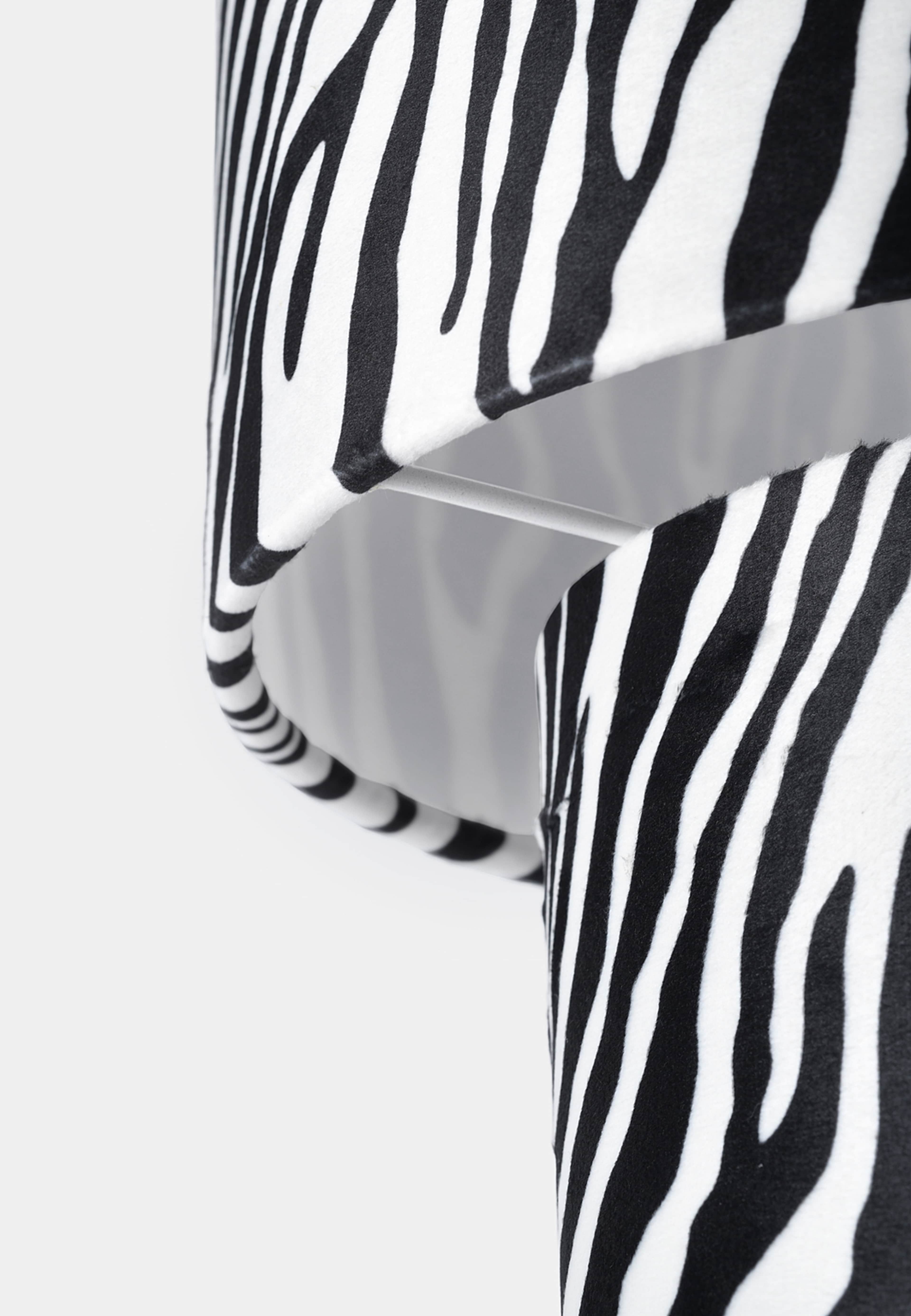 Bordslampa HANNE zebra, från Åhléns Home, i färgen White/Black. Klicka för att öppna bilden i stort format